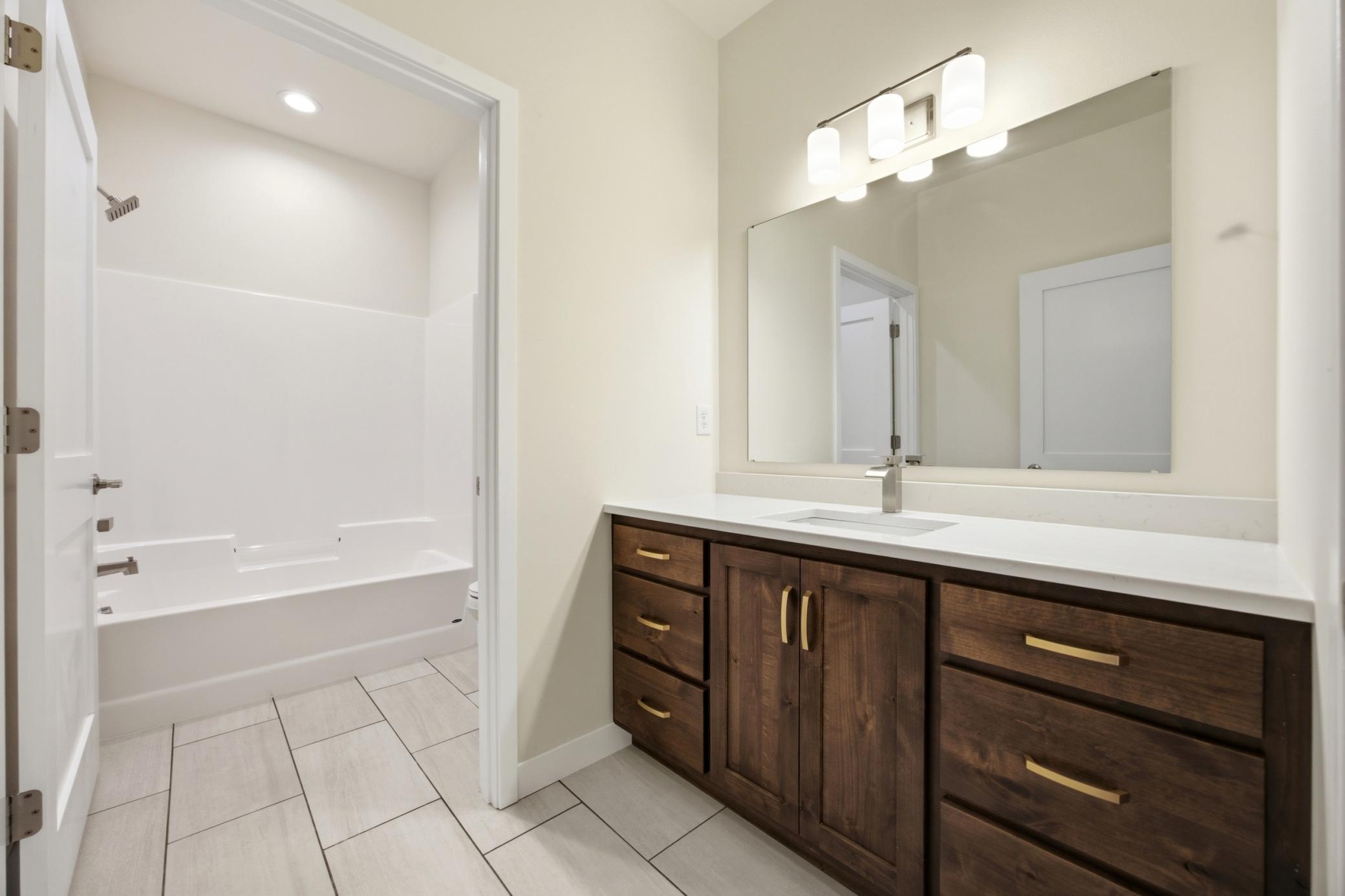 2025 single family home for sale at 4312 23rd Avenue S in Moorhead, MN — 3 bed, 3 bath (photo 16 of 35)