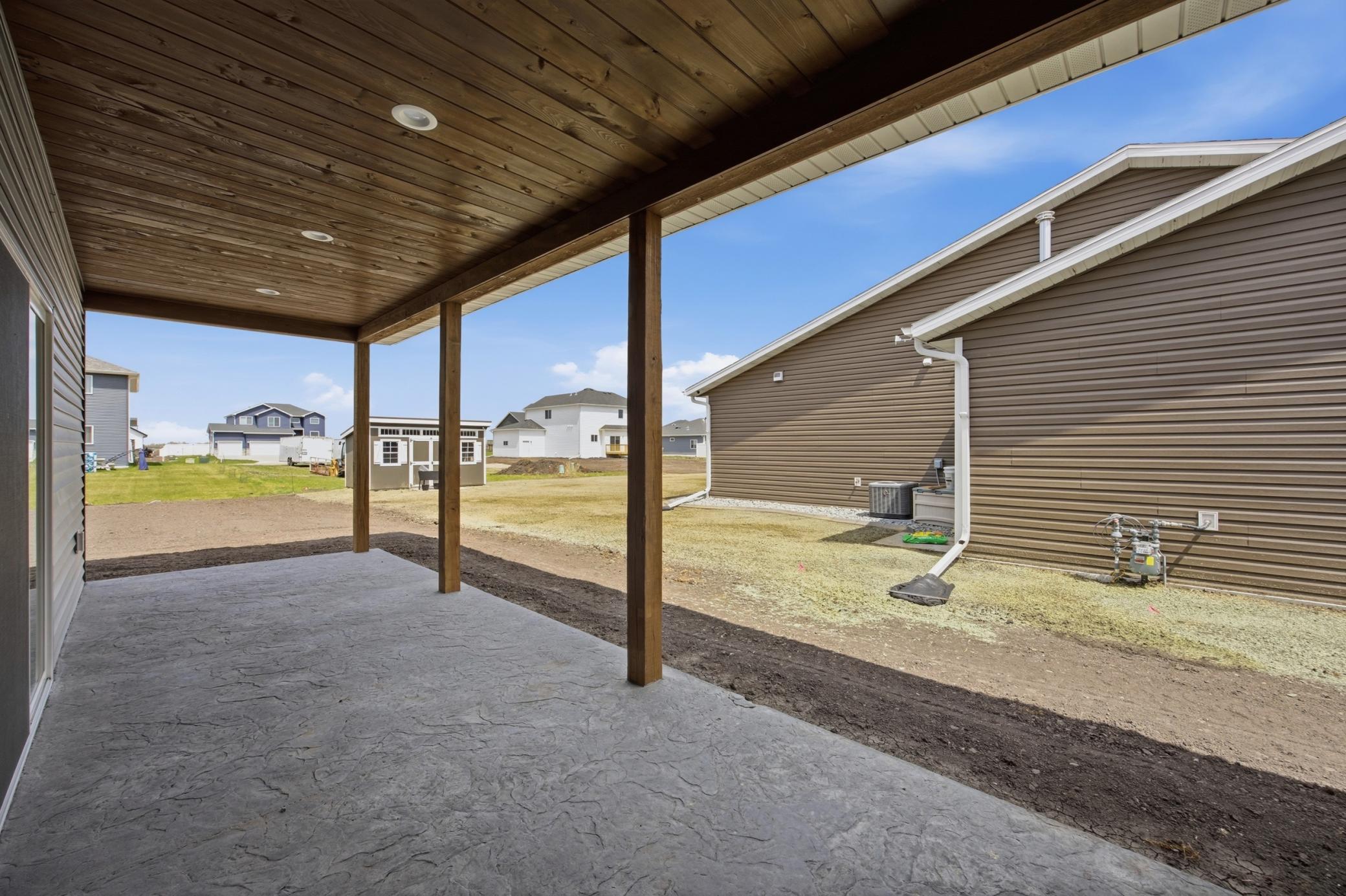 2025 single family home for sale at 4312 23rd Avenue S in Moorhead, MN — 3 bed, 3 bath (photo 23 of 35)
