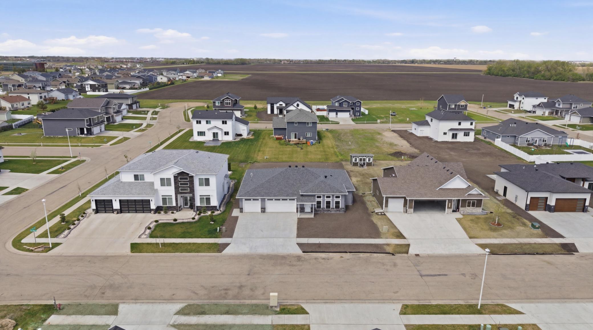 2025 single family home for sale at 4312 23rd Avenue S in Moorhead, MN — 3 bed, 3 bath (photo 30 of 35)