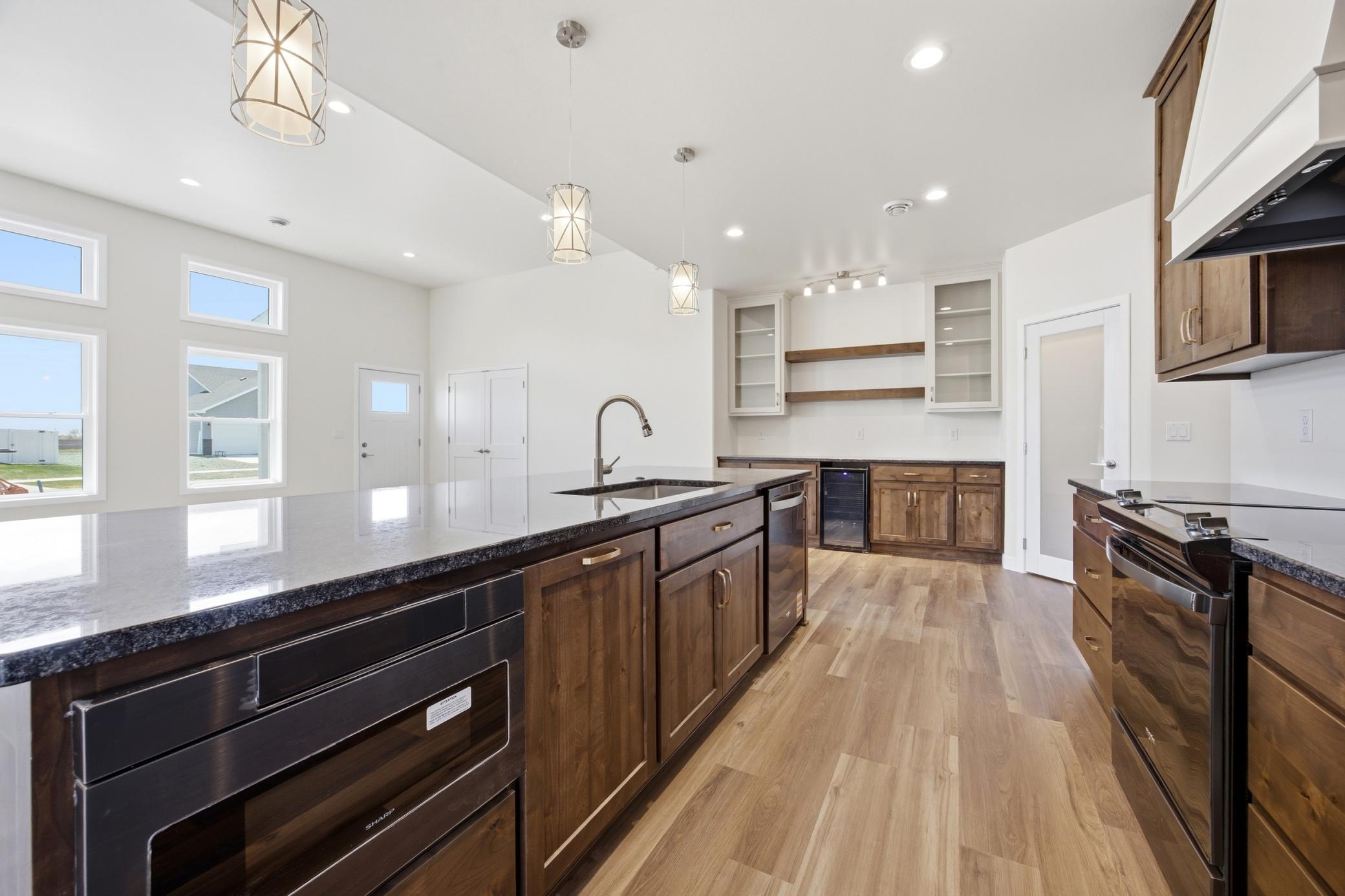2025 single family home for sale at 4312 23rd Avenue S in Moorhead, MN — 3 bed, 3 bath (photo 10 of 35)