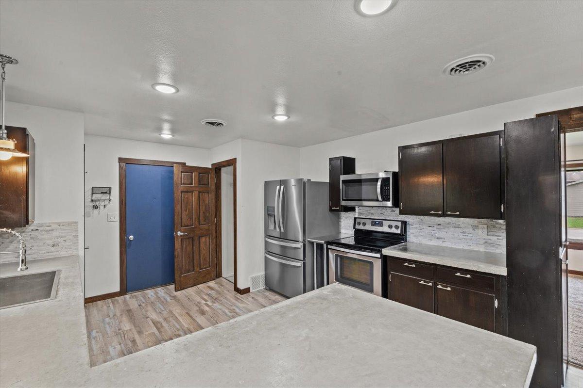 1964 single family home for sale at 248 Wegener Drive in Breckenridge, MN — 5 bed, 2 bath (photo 17 of 72)