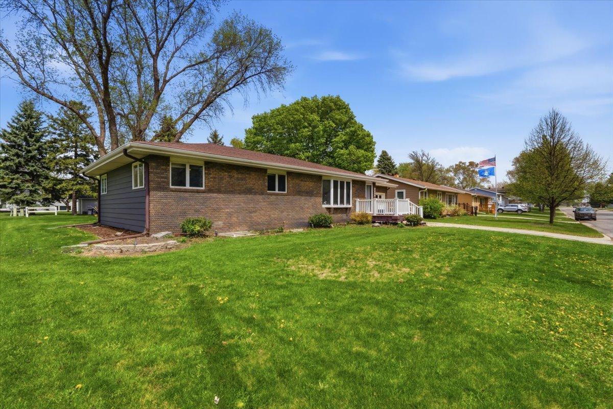 1964 single family home for sale at 248 Wegener Drive in Breckenridge, MN — 5 bed, 2 bath (photo 3 of 72)