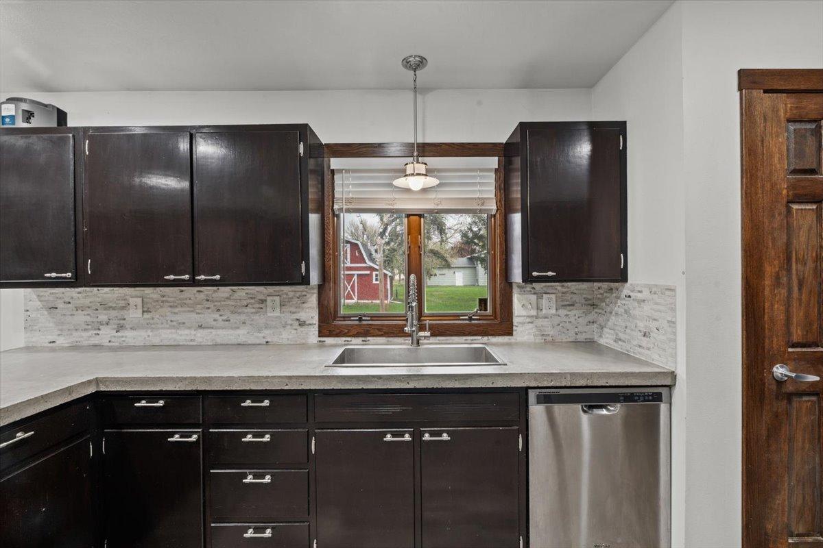 1964 single family home for sale at 248 Wegener Drive in Breckenridge, MN — 5 bed, 2 bath (photo 21 of 72)