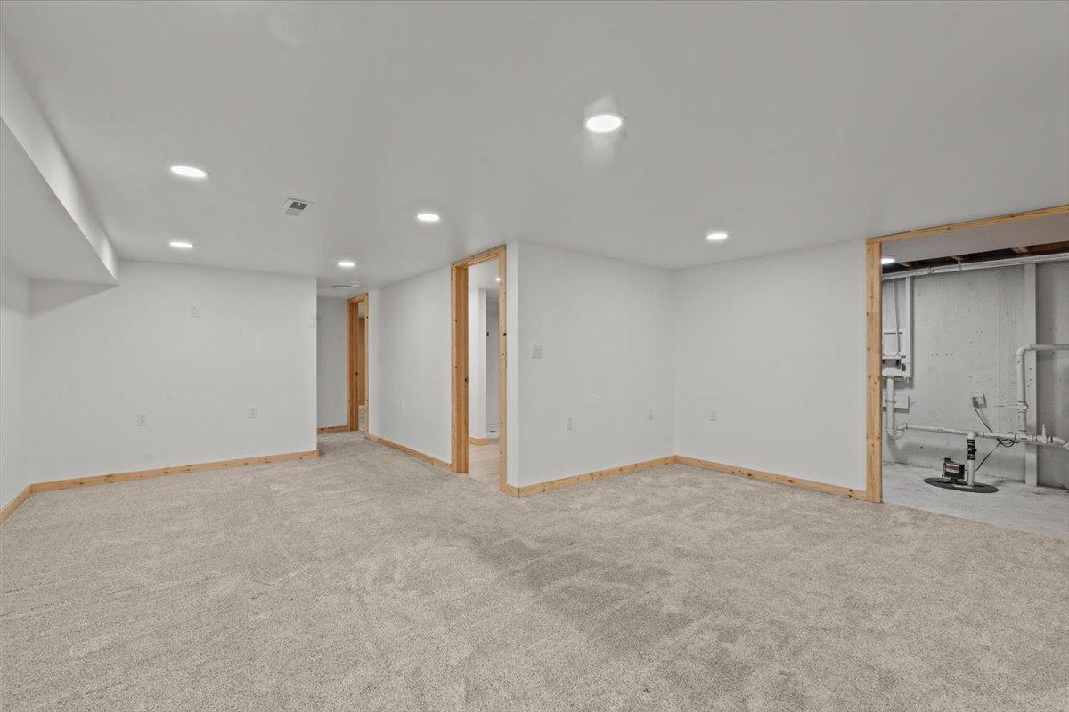 1964 single family home for sale at 248 Wegener Drive in Breckenridge, MN — 5 bed, 2 bath (photo 35 of 72)