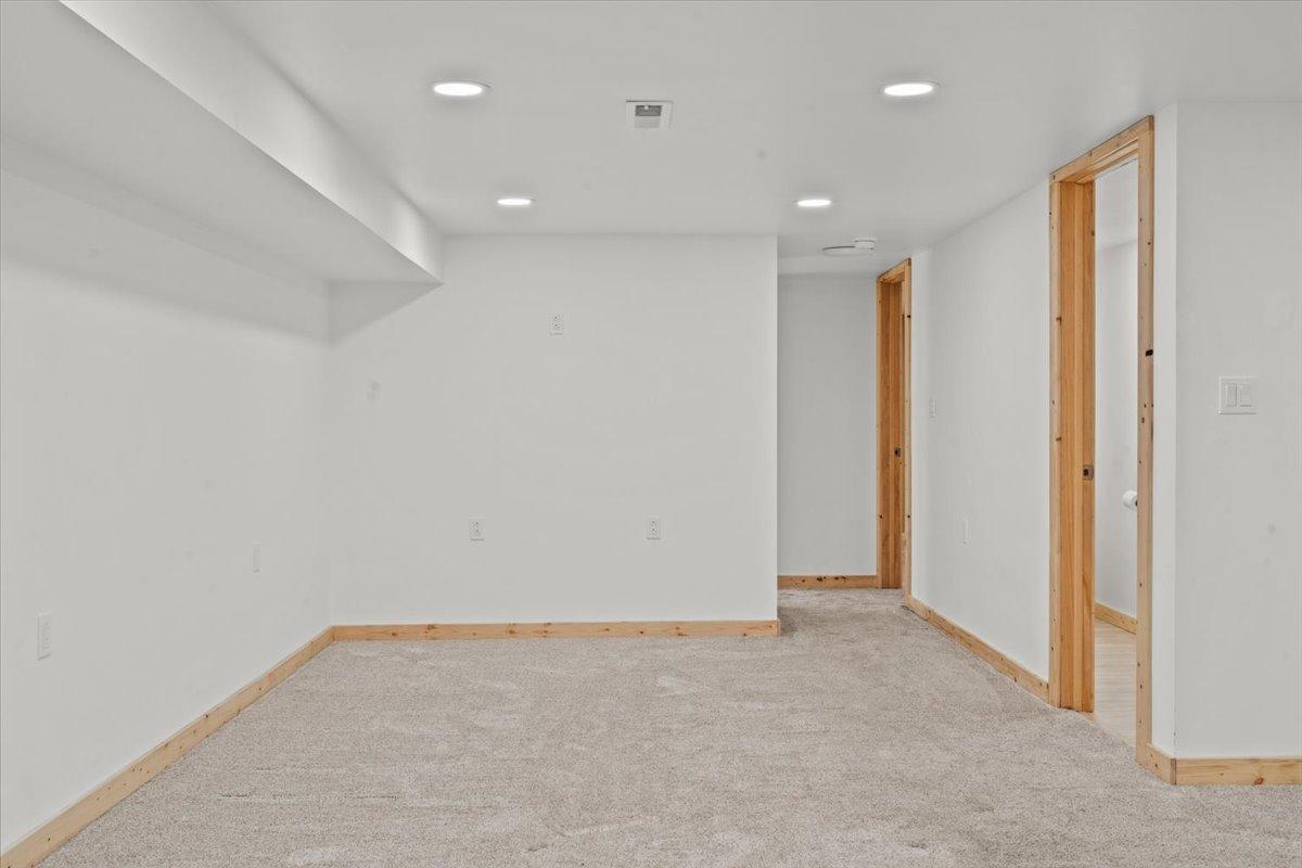 1964 single family home for sale at 248 Wegener Drive in Breckenridge, MN — 5 bed, 2 bath (photo 38 of 72)