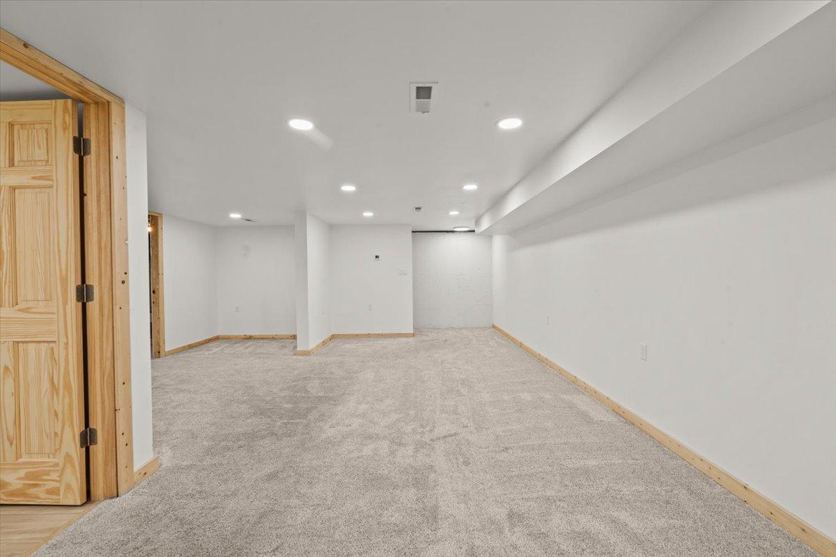 1964 single family home for sale at 248 Wegener Drive in Breckenridge, MN — 5 bed, 2 bath (photo 40 of 72)