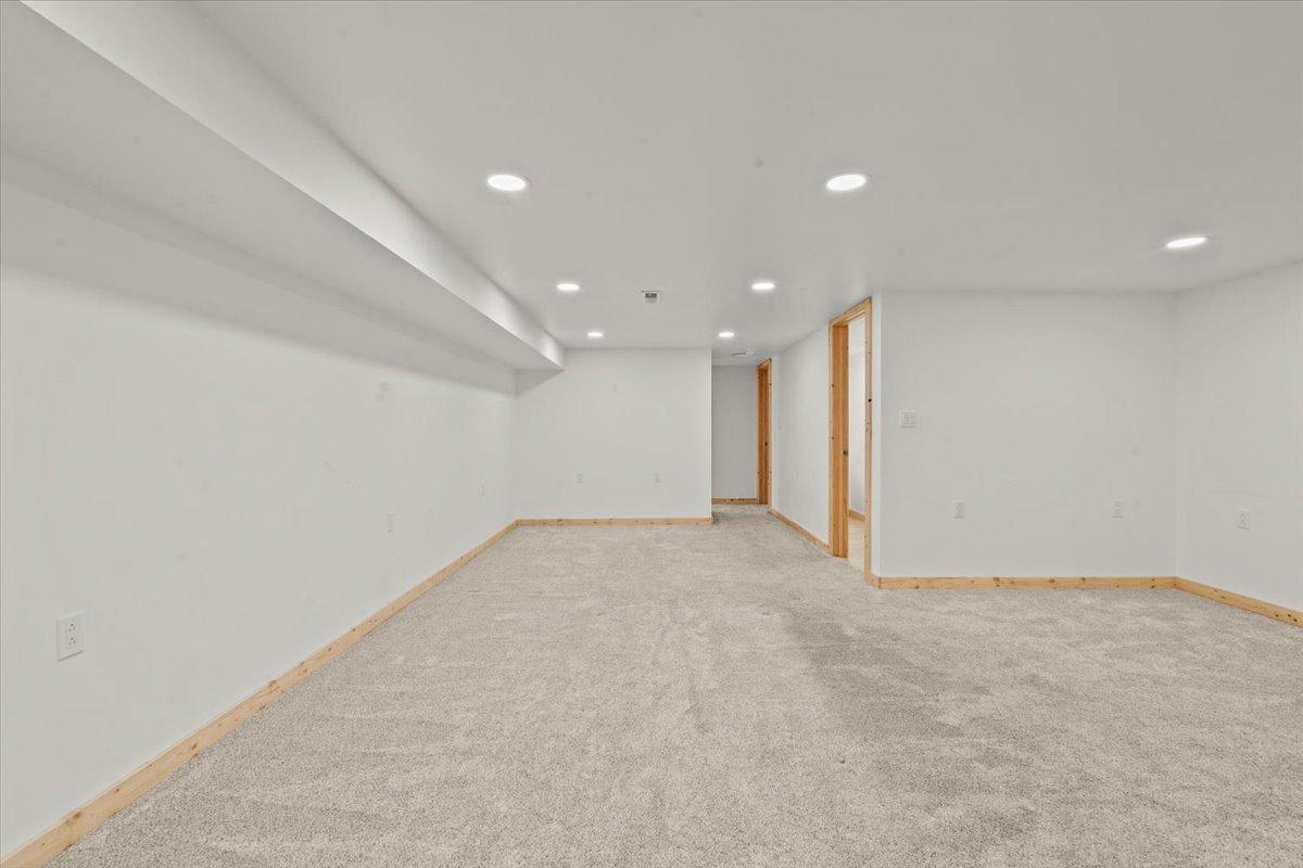 1964 single family home for sale at 248 Wegener Drive in Breckenridge, MN — 5 bed, 2 bath (photo 41 of 72)