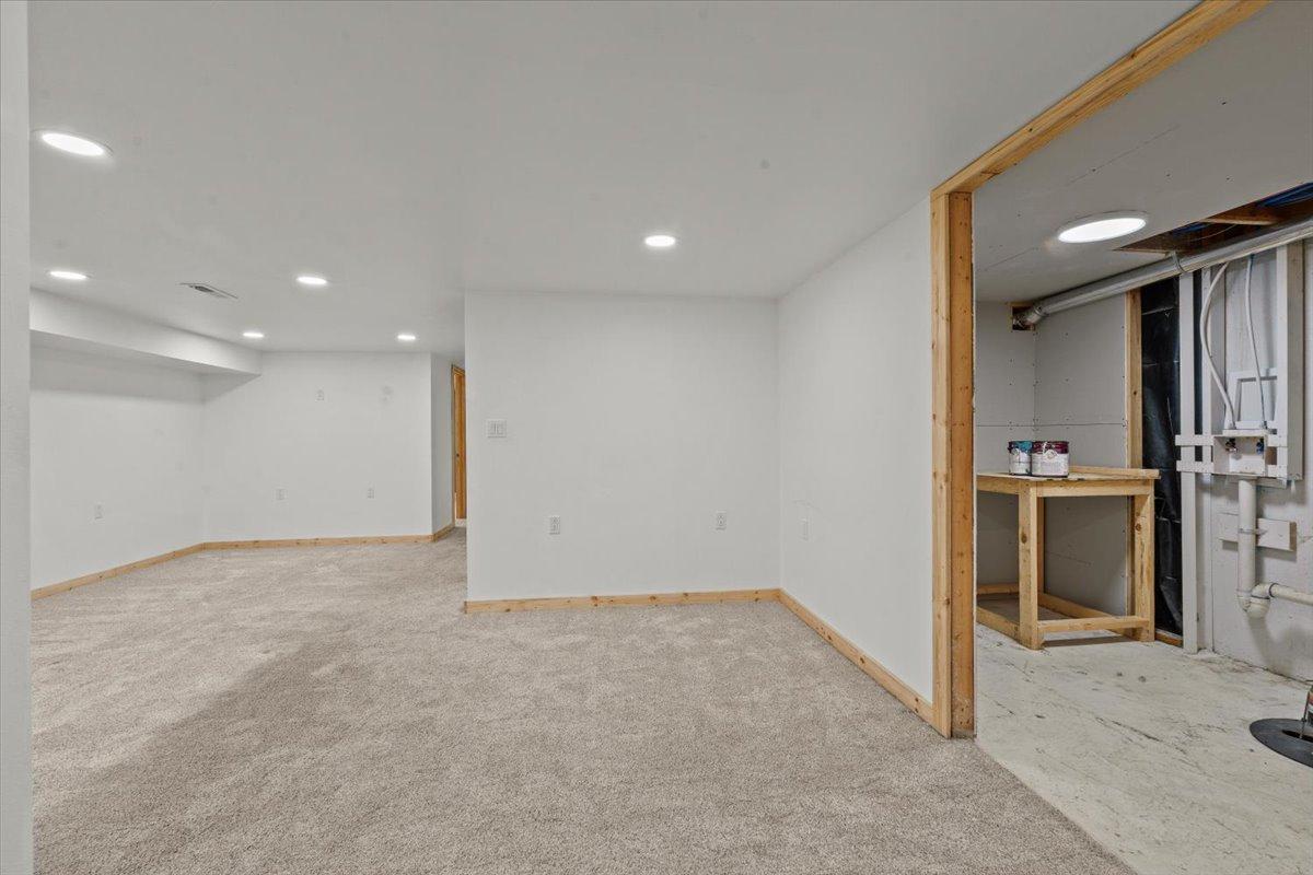 1964 single family home for sale at 248 Wegener Drive in Breckenridge, MN — 5 bed, 2 bath (photo 42 of 72)