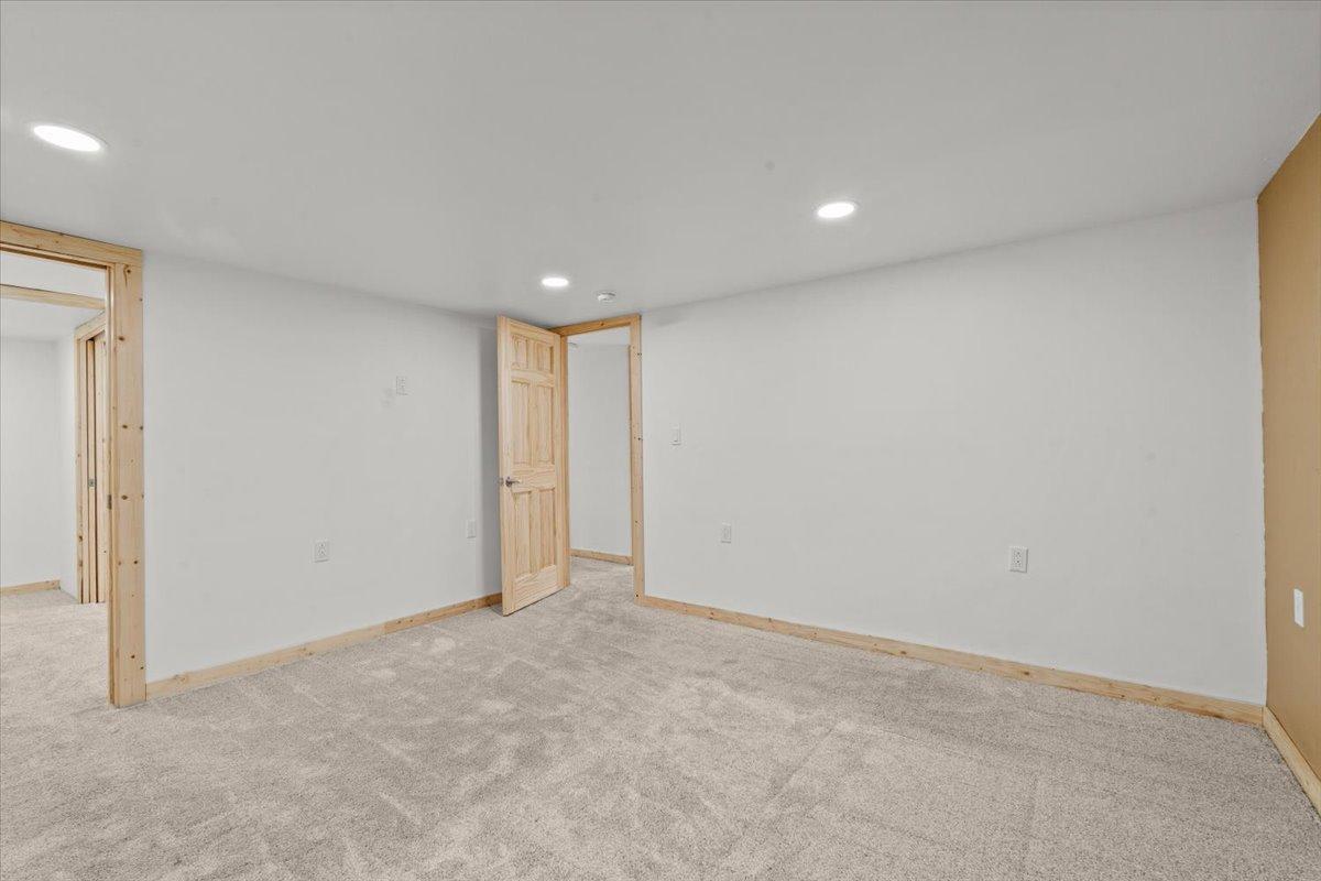 1964 single family home for sale at 248 Wegener Drive in Breckenridge, MN — 5 bed, 2 bath (photo 50 of 72)