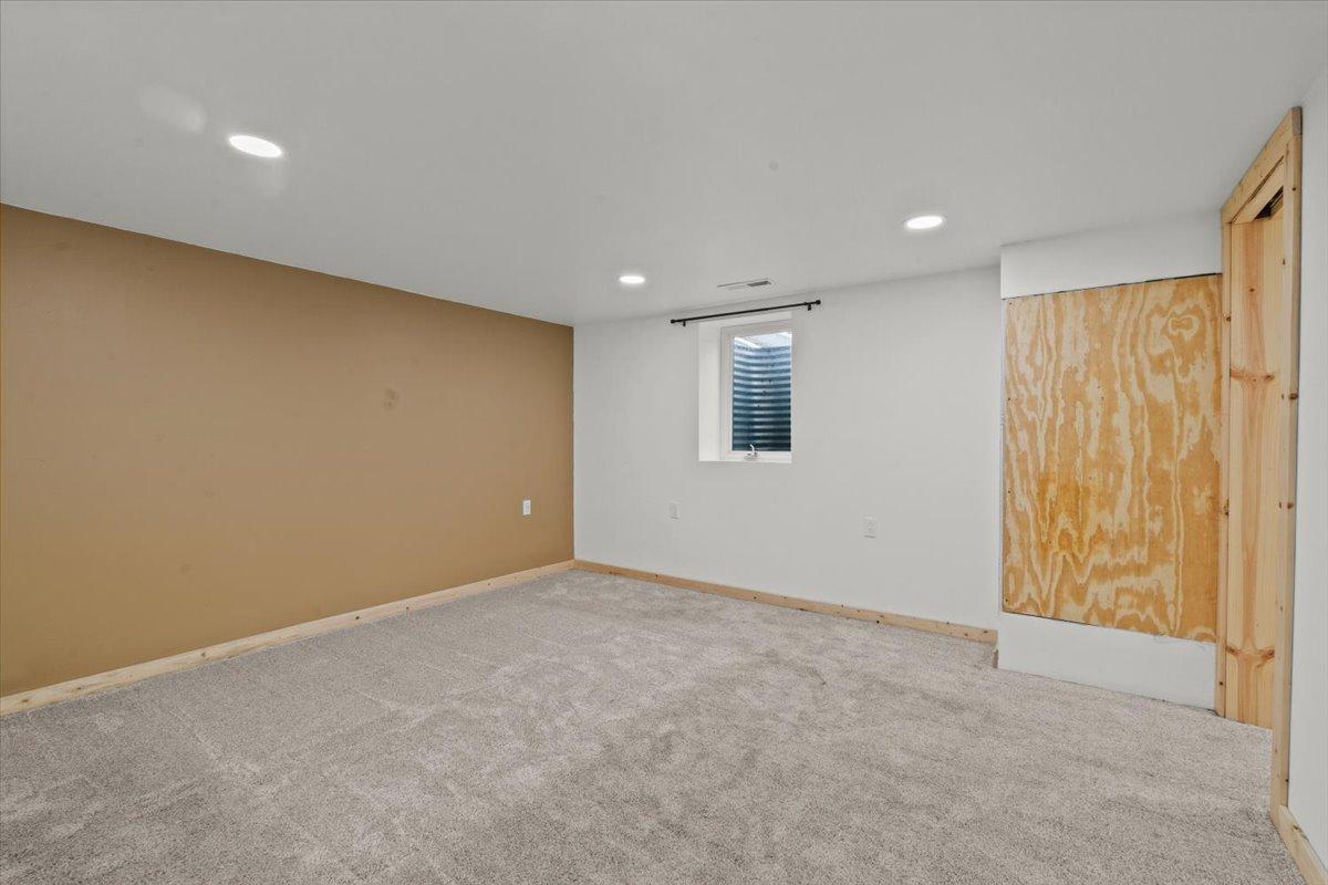 1964 single family home for sale at 248 Wegener Drive in Breckenridge, MN — 5 bed, 2 bath (photo 52 of 72)