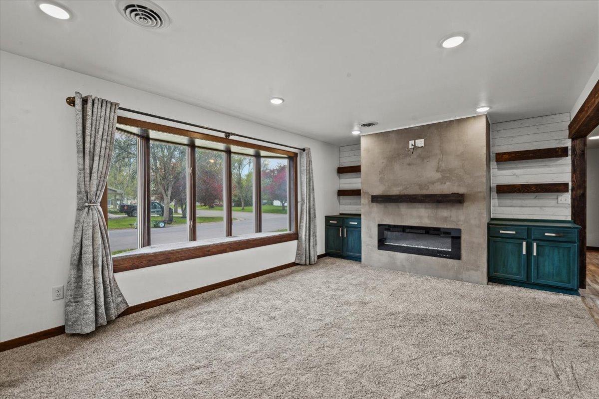 1964 single family home for sale at 248 Wegener Drive in Breckenridge, MN — 5 bed, 2 bath (photo 7 of 72)