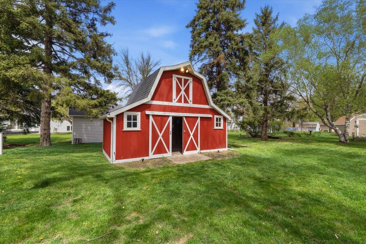 1964 single family home for sale at 248 Wegener Drive in Breckenridge, MN — 5 bed, 2 bath (photo 65 of 72)