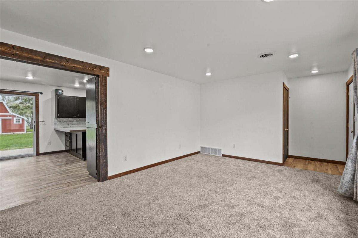 1964 single family home for sale at 248 Wegener Drive in Breckenridge, MN — 5 bed, 2 bath (photo 9 of 72)