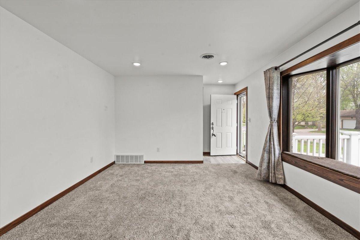1964 single family home for sale at 248 Wegener Drive in Breckenridge, MN — 5 bed, 2 bath (photo 10 of 72)