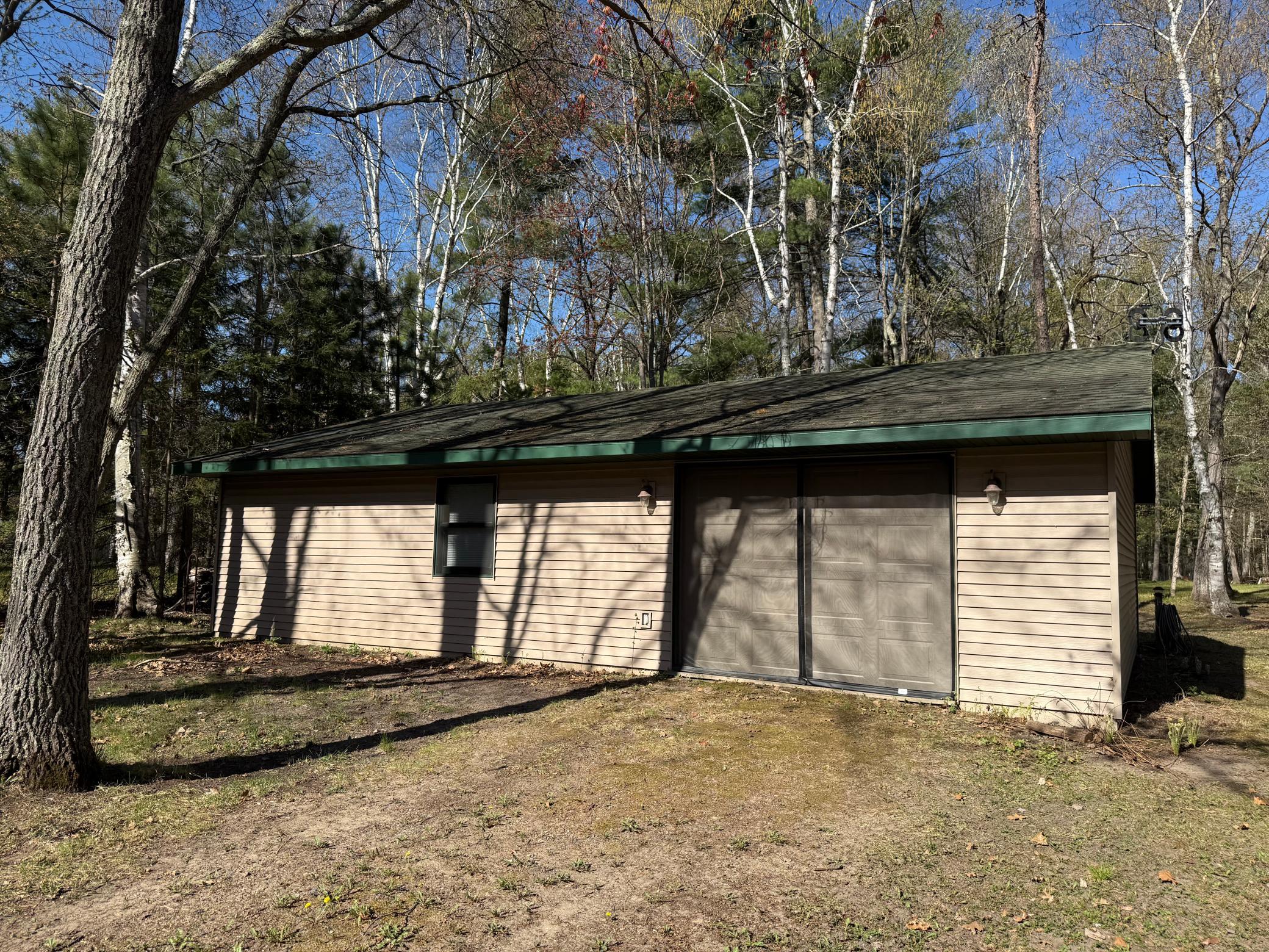 2000 home for sale at 40411 Bucksnort Drive in Emily, MN — 0 bed, 1 bath (photo 2 of 19)