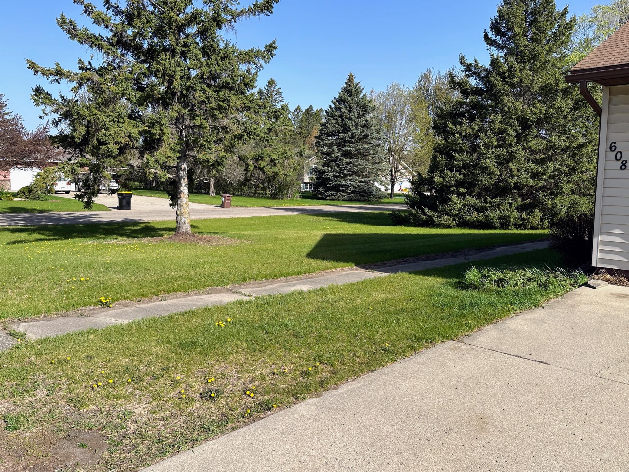 1993 single family home for sale at 608 Pinetree Drive in Perham, MN — 5 bed, 4 bath (photo 12 of 41)