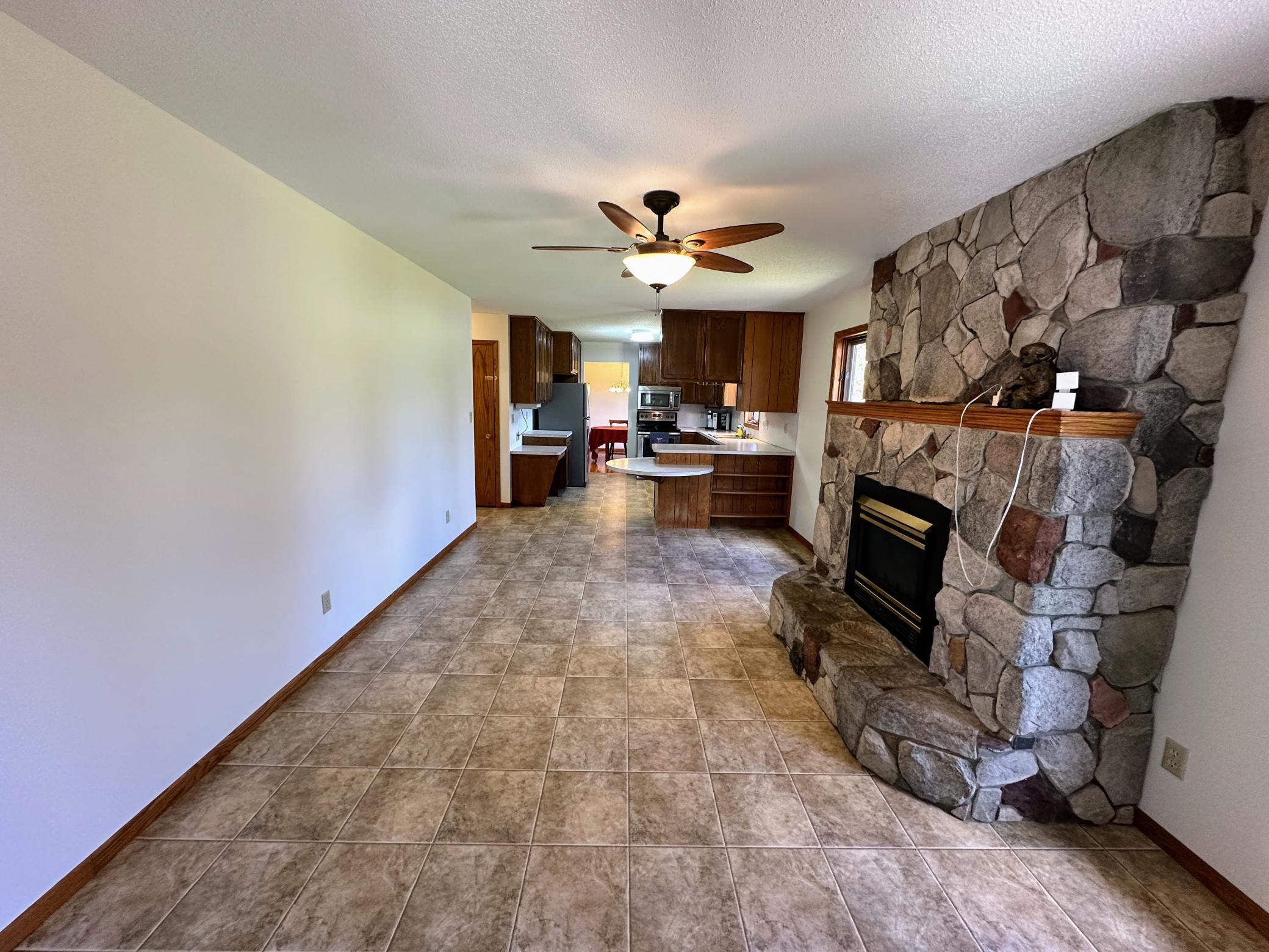 1993 single family home for sale at 608 Pinetree Drive in Perham, MN — 5 bed, 4 bath (photo 13 of 41)
