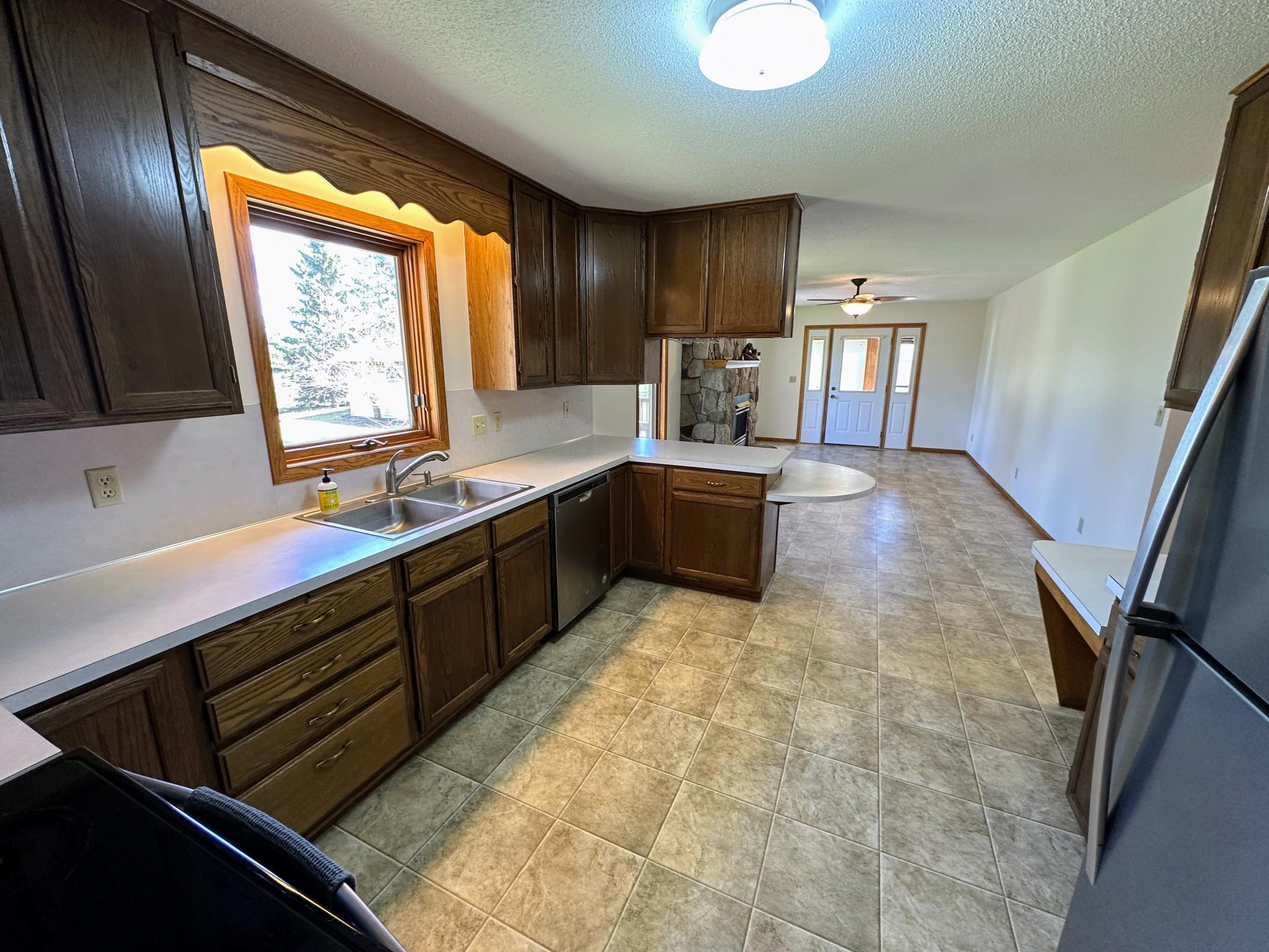 1993 single family home for sale at 608 Pinetree Drive in Perham, MN — 5 bed, 4 bath (photo 17 of 41)