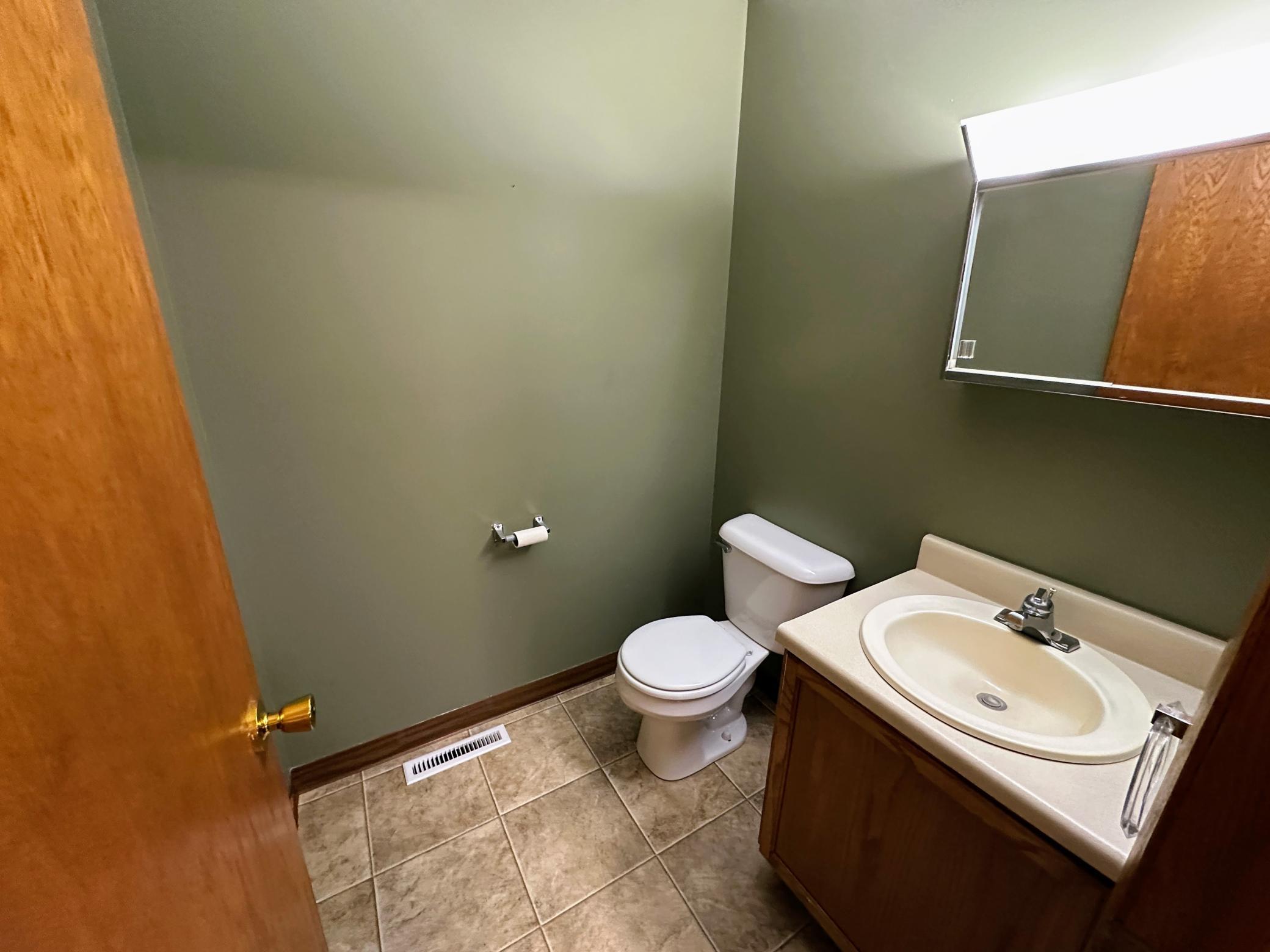 1993 single family home for sale at 608 Pinetree Drive in Perham, MN — 5 bed, 4 bath (photo 26 of 41)
