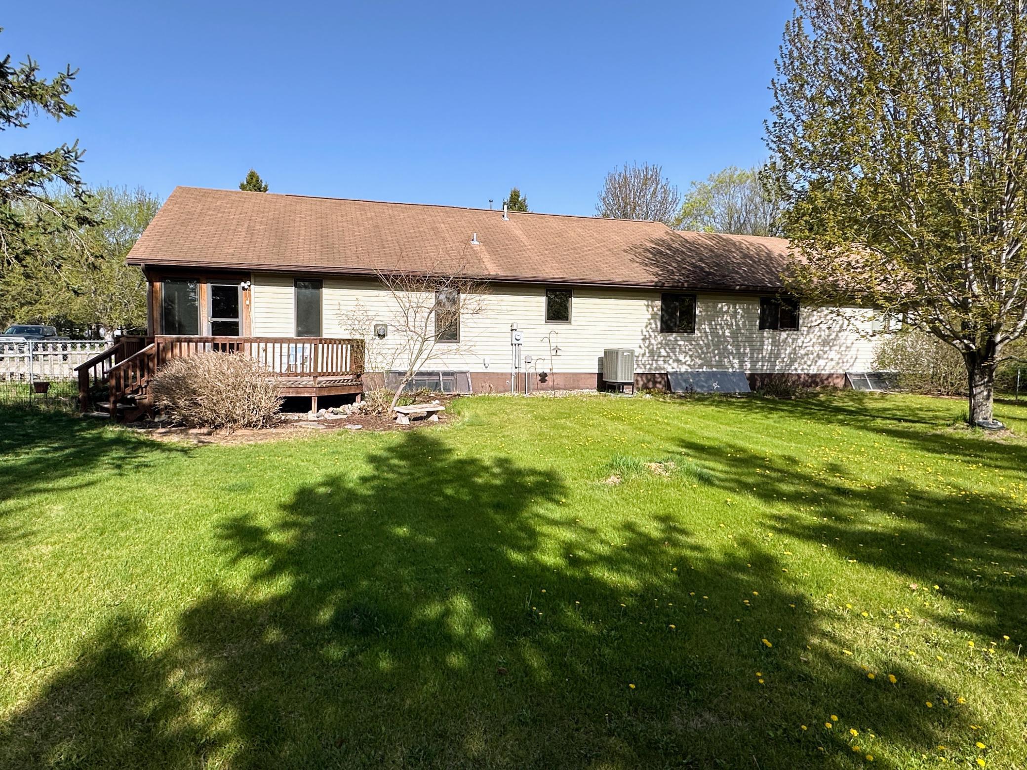 1993 single family home for sale at 608 Pinetree Drive in Perham, MN — 5 bed, 4 bath (photo 7 of 41)