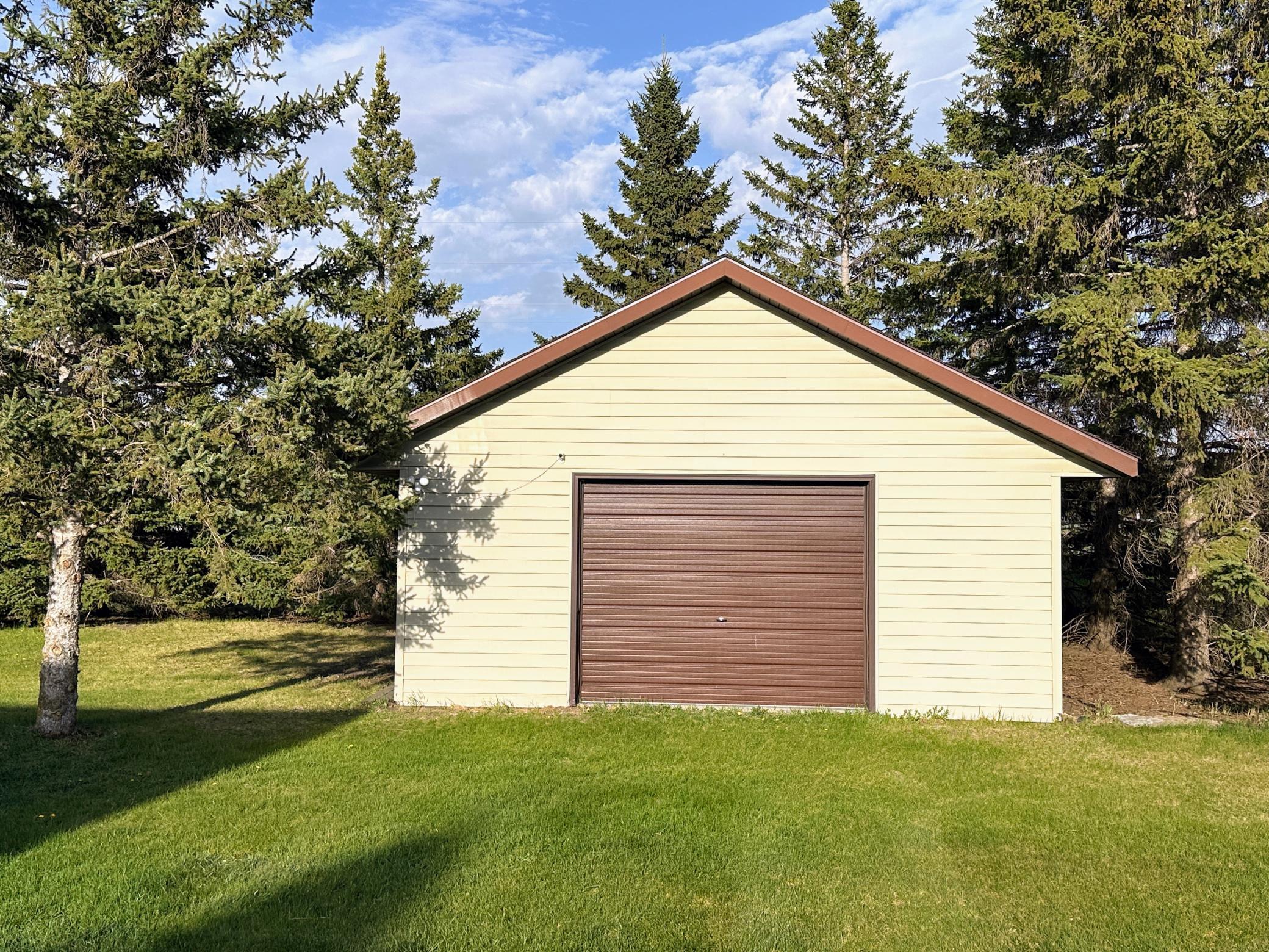 1993 single family home for sale at 608 Pinetree Drive in Perham, MN — 5 bed, 4 bath (photo 9 of 41)