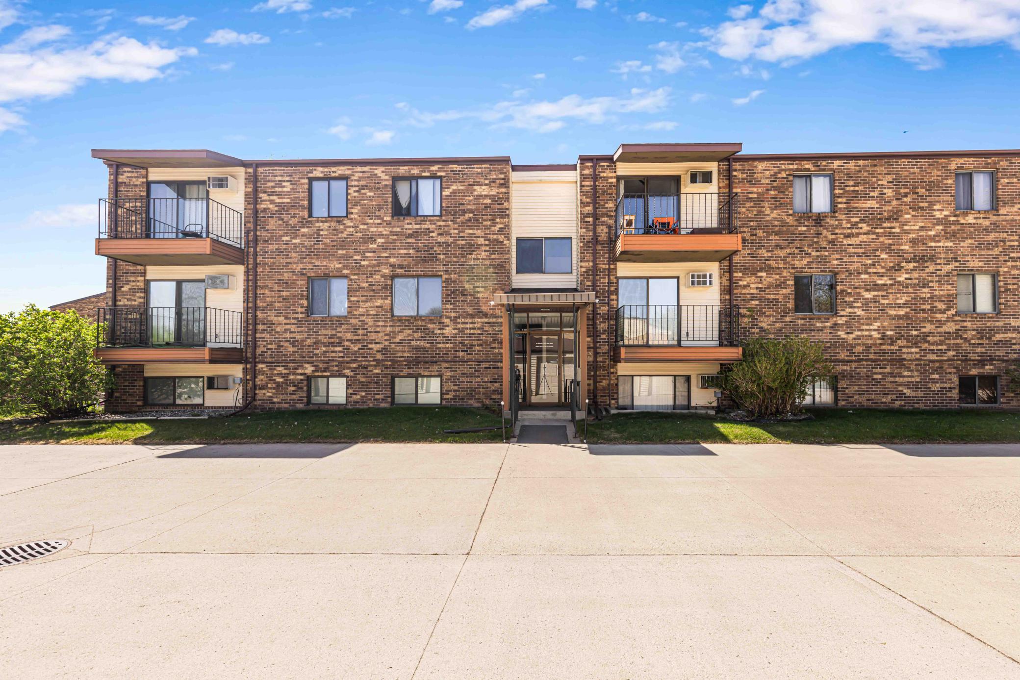 2650 15th Street S, Unit 104, Fargo ND 58103 - Photo 2 of 31