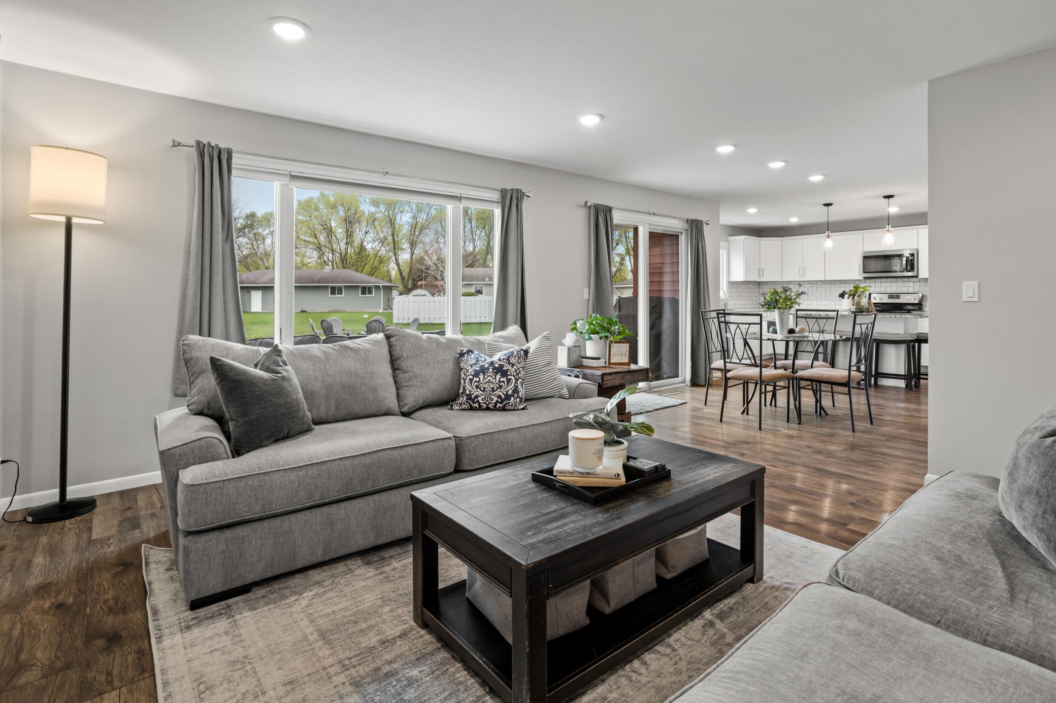 1976 single family home for sale at 1437 E Gateway Circle S in Fargo, ND — 3 bed, 3 bath (photo 15 of 45)