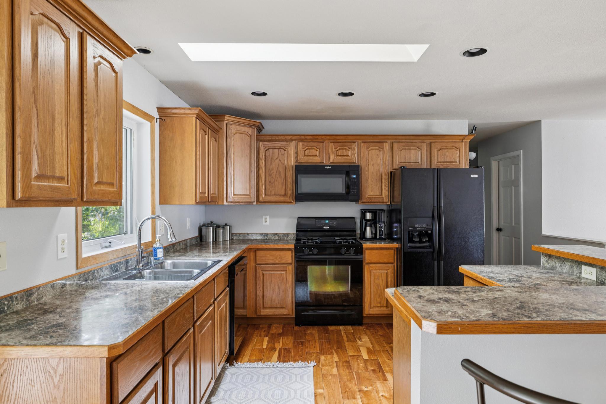 2004 single family home for sale at 7178 Burr Lane in Brainerd, MN — 4 bed, 3 bath (photo 2 of 46)