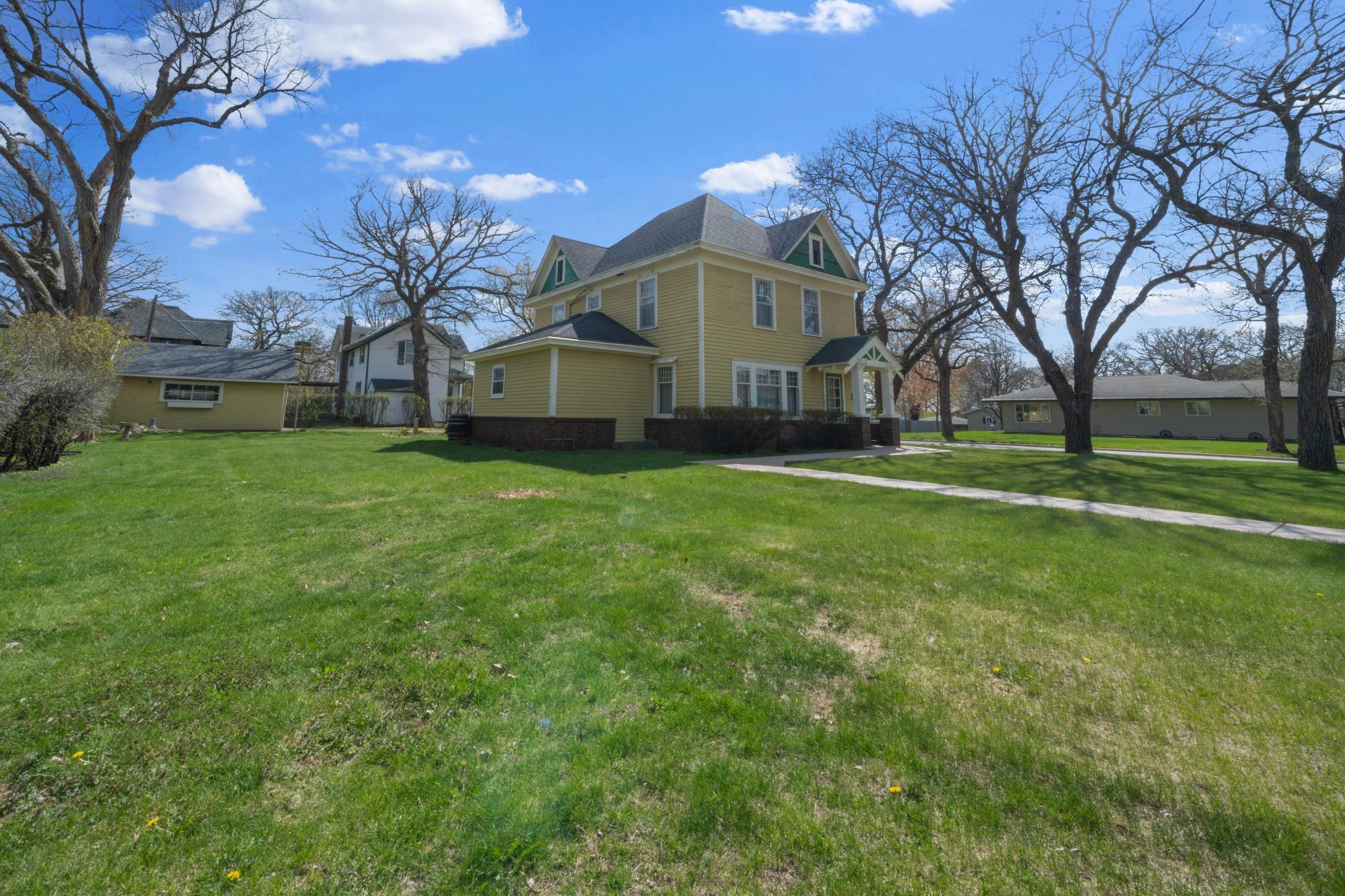 424 6th Avenue W, Alexandria MN 56308 - Photo 6 of 62