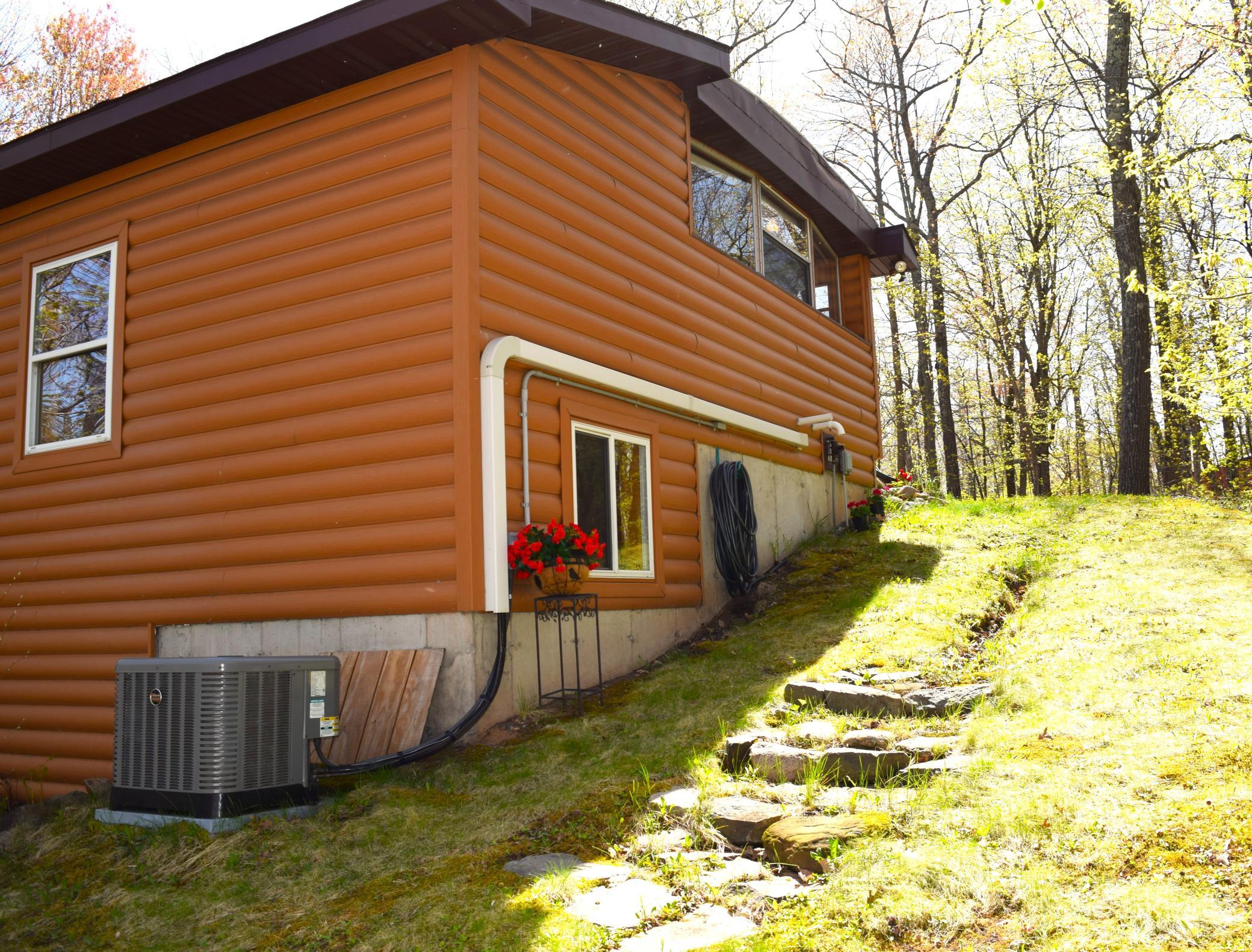 1977 single family home for sale at 5717 County Rd 138 in Garrison, MN — 3 bed, 2 bath (photo 3 of 44)