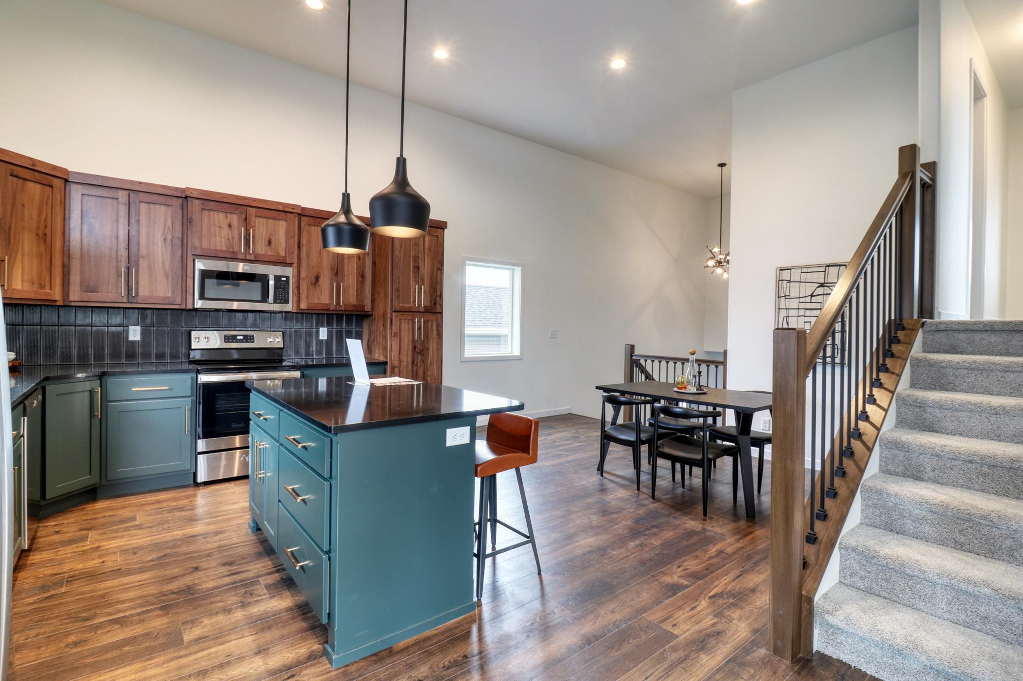 6727 Selkirk Drive S, Fargo ND 58104 - Photo 8 of 38