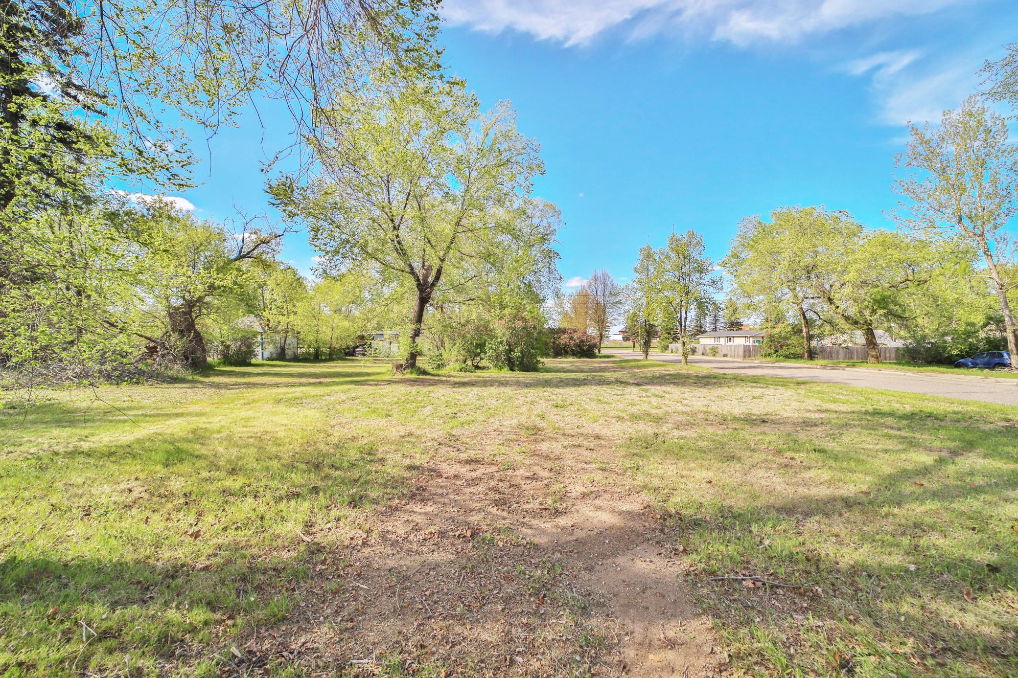 1894 land for sale at 221 Dakota Avenue SE in Staples, MN