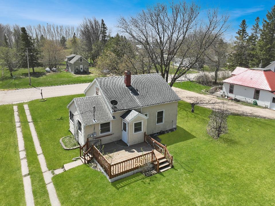 1940 single family home for sale at 350 River Avenue in Middle River, MN — 2 bed, 1 bath