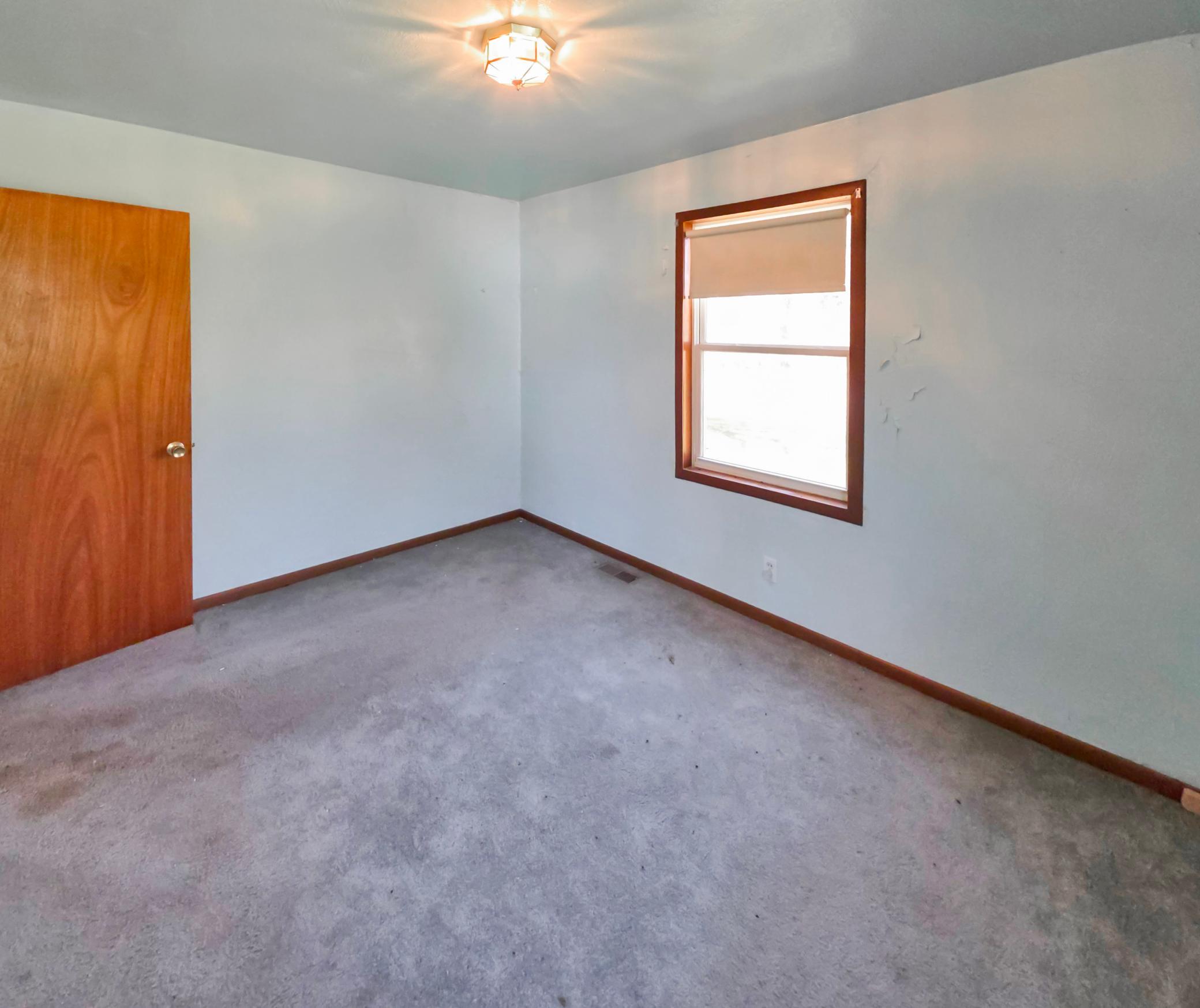 1940 single family home for sale at 350 River Avenue in Middle River, MN — 2 bed, 1 bath (photo 11 of 24)