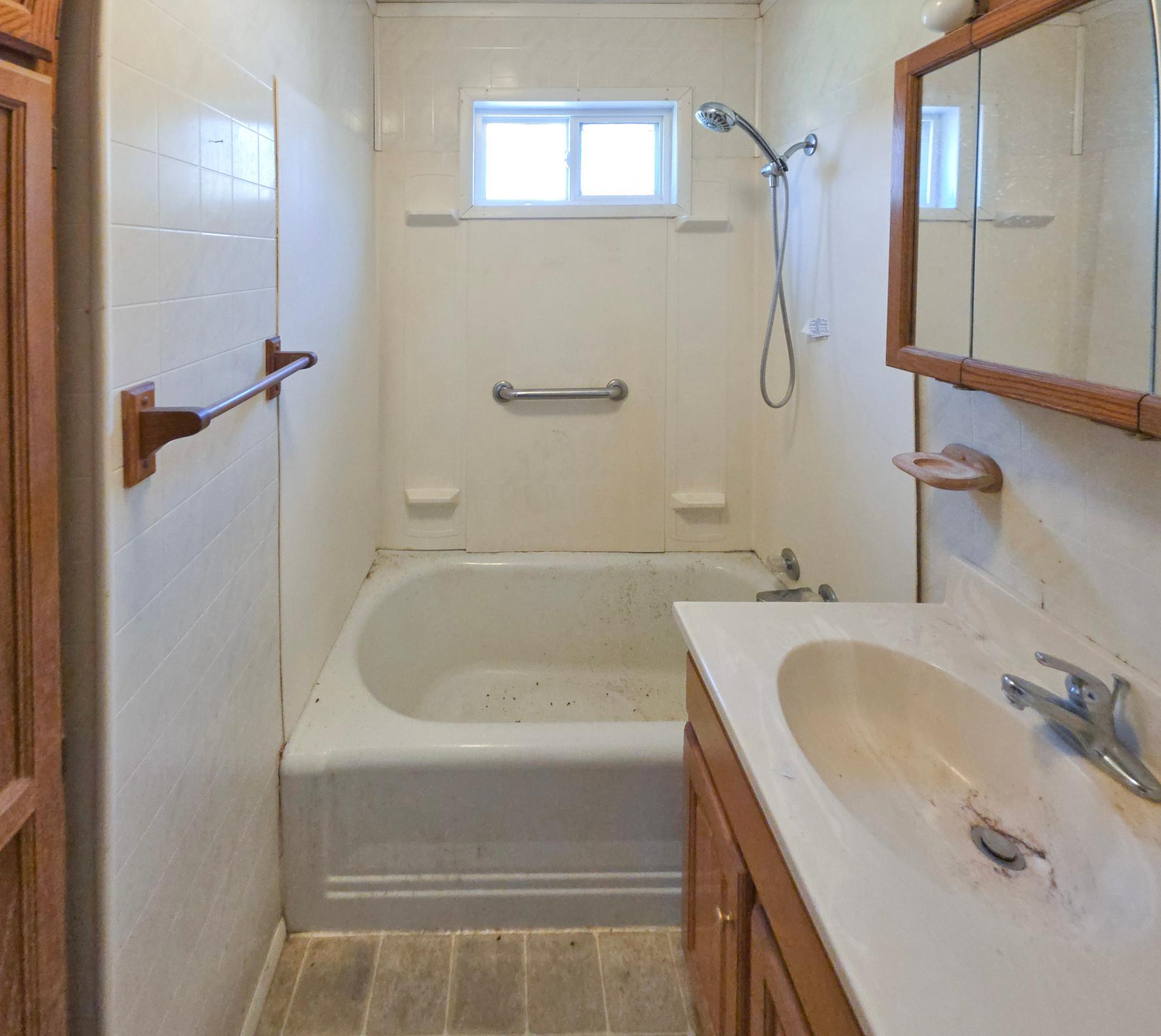 1940 single family home for sale at 350 River Avenue in Middle River, MN — 2 bed, 1 bath (photo 12 of 24)
