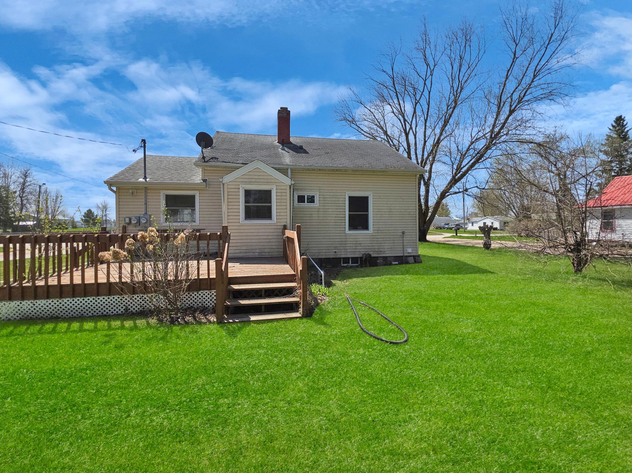 1940 single family home for sale at 350 River Avenue in Middle River, MN — 2 bed, 1 bath (photo 19 of 24)