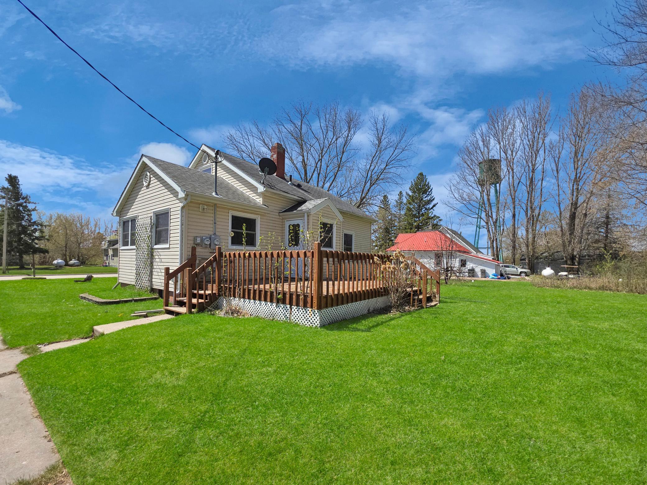 1940 single family home for sale at 350 River Avenue in Middle River, MN — 2 bed, 1 bath (photo 20 of 24)