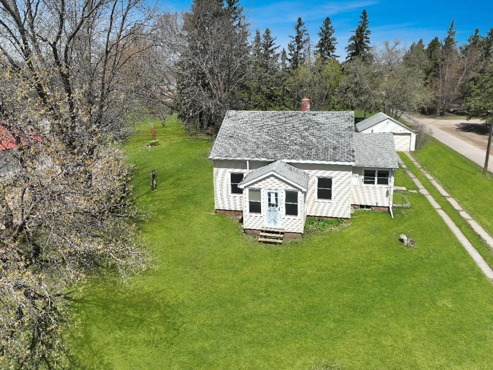 1940 single family home for sale at 350 River Avenue in Middle River, MN — 2 bed, 1 bath (photo 23 of 24)