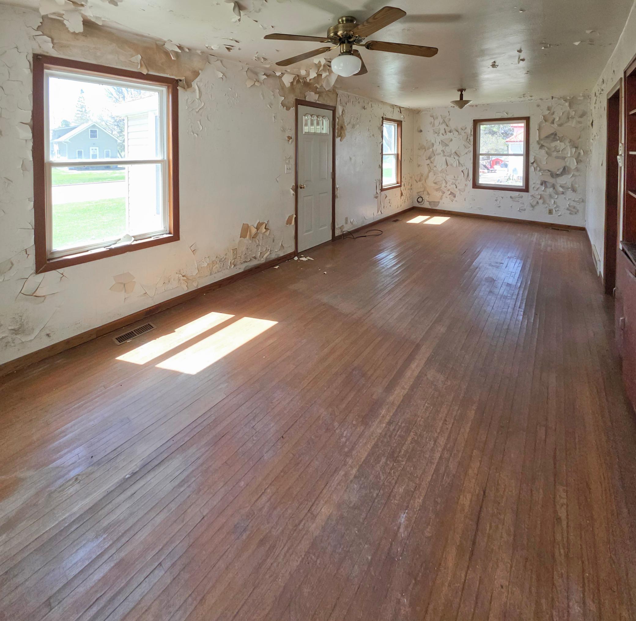 1940 single family home for sale at 350 River Avenue in Middle River, MN — 2 bed, 1 bath (photo 6 of 24)