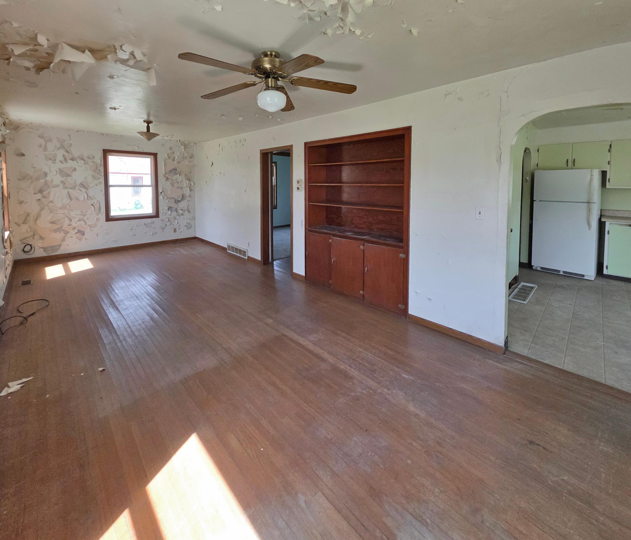 1940 single family home for sale at 350 River Avenue in Middle River, MN — 2 bed, 1 bath (photo 7 of 24)