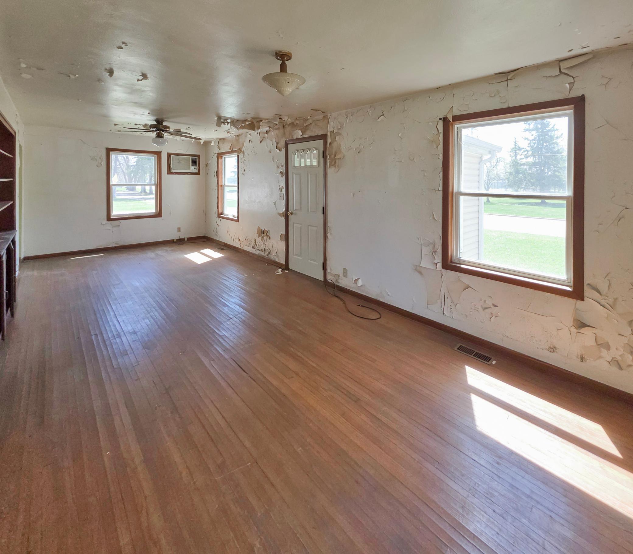 1940 single family home for sale at 350 River Avenue in Middle River, MN — 2 bed, 1 bath (photo 8 of 24)