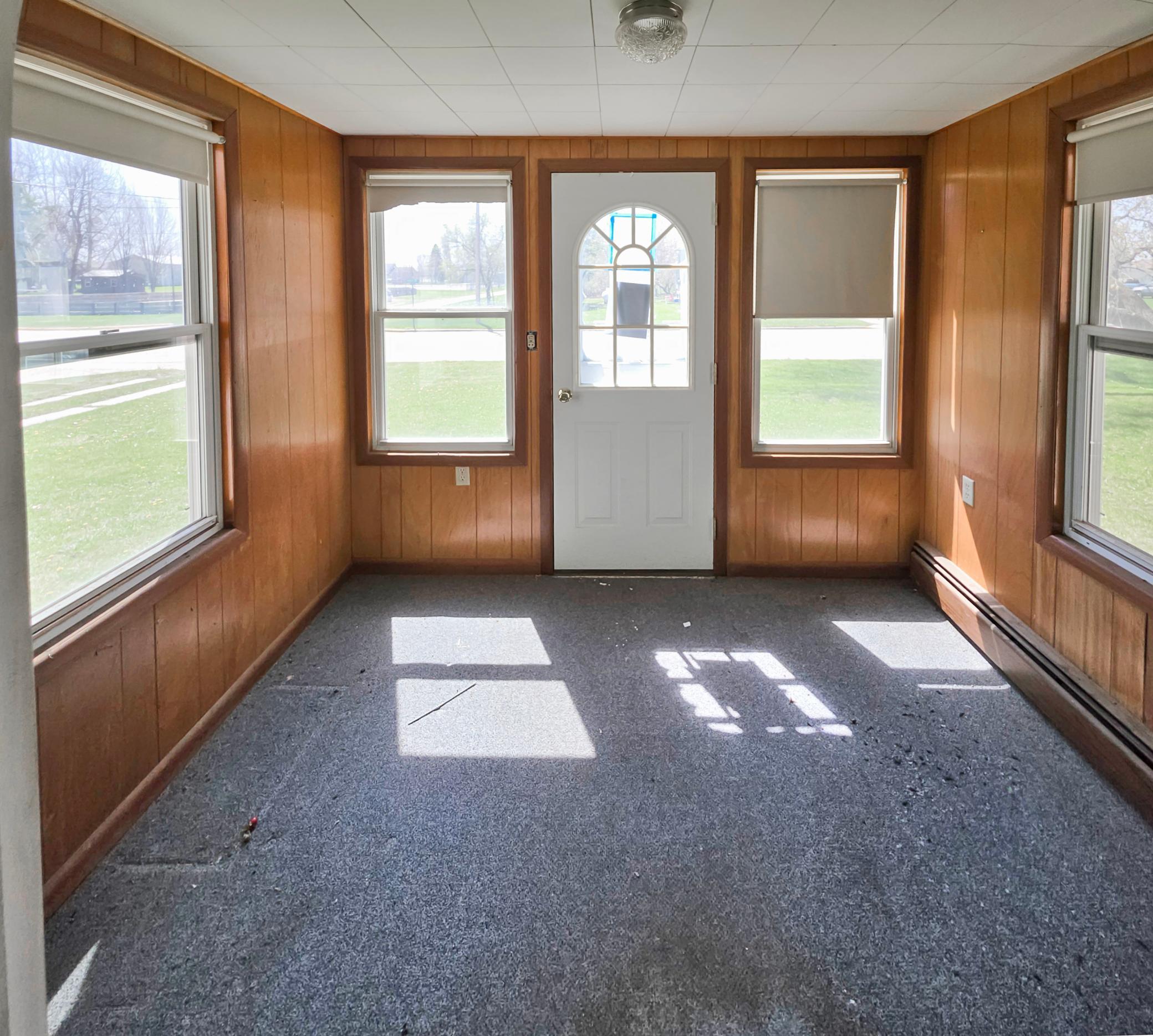 1940 single family home for sale at 350 River Avenue in Middle River, MN — 2 bed, 1 bath (photo 9 of 24)