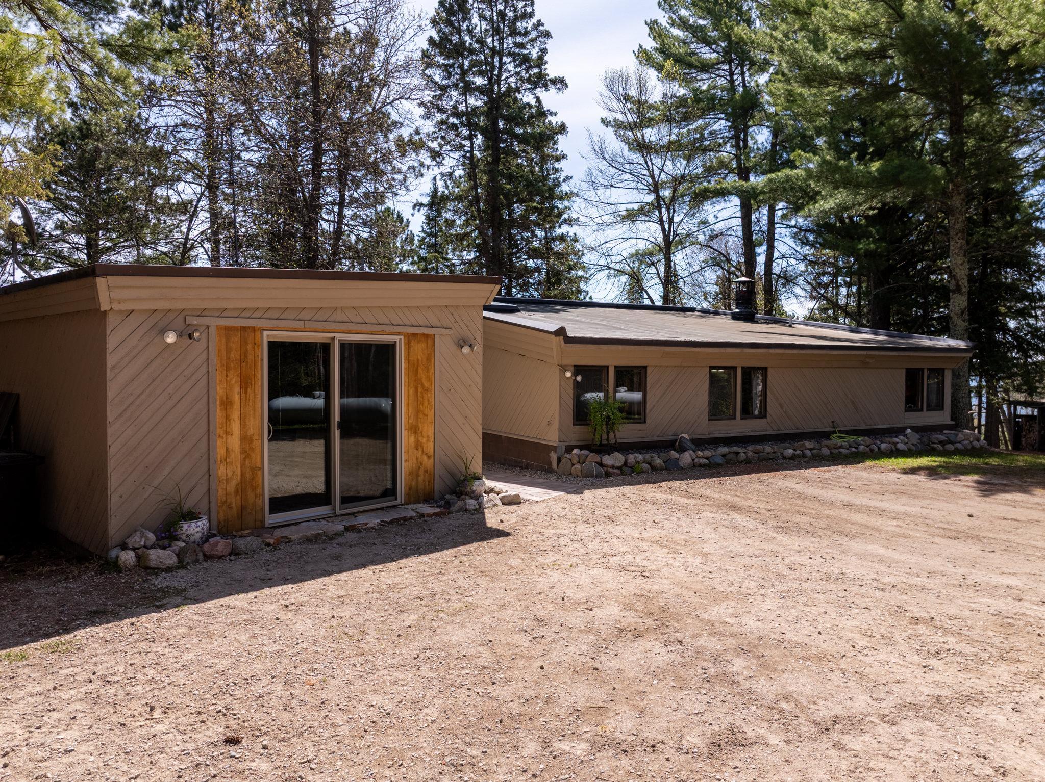 1977 single family home for sale at 52384 Becker Road in Bigfork, MN — 3 bed, 1 bath (photo 6 of 53)