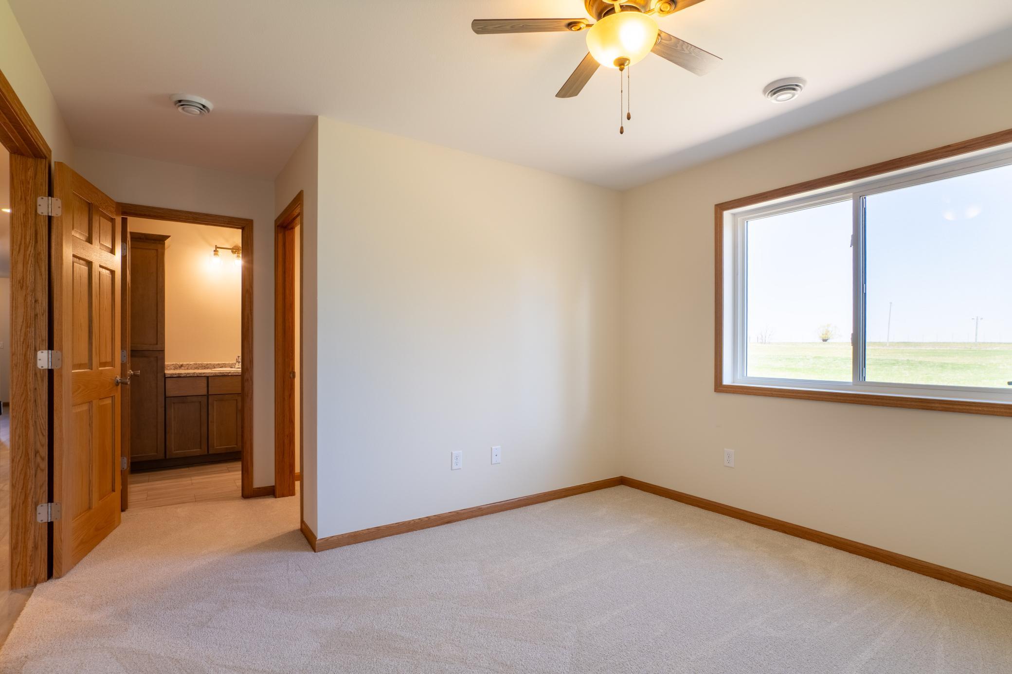 1246 4th Street NW, Valley City ND 58072 - Photo 13 of 32