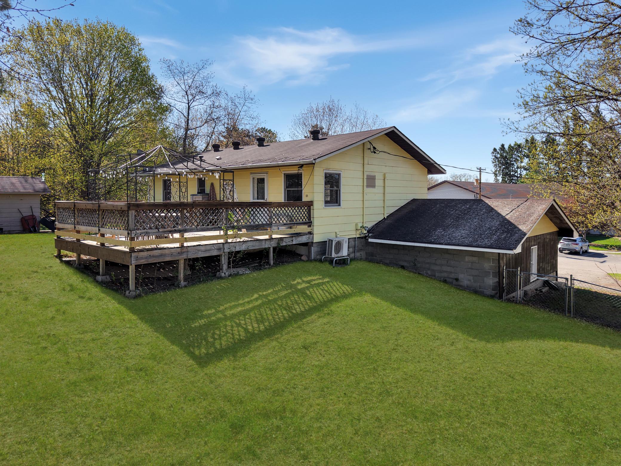 1980 single family home for sale at 310 Wagonner Avenue E in Hackensack, MN — 3 bed, 2 bath (photo 2 of 29)