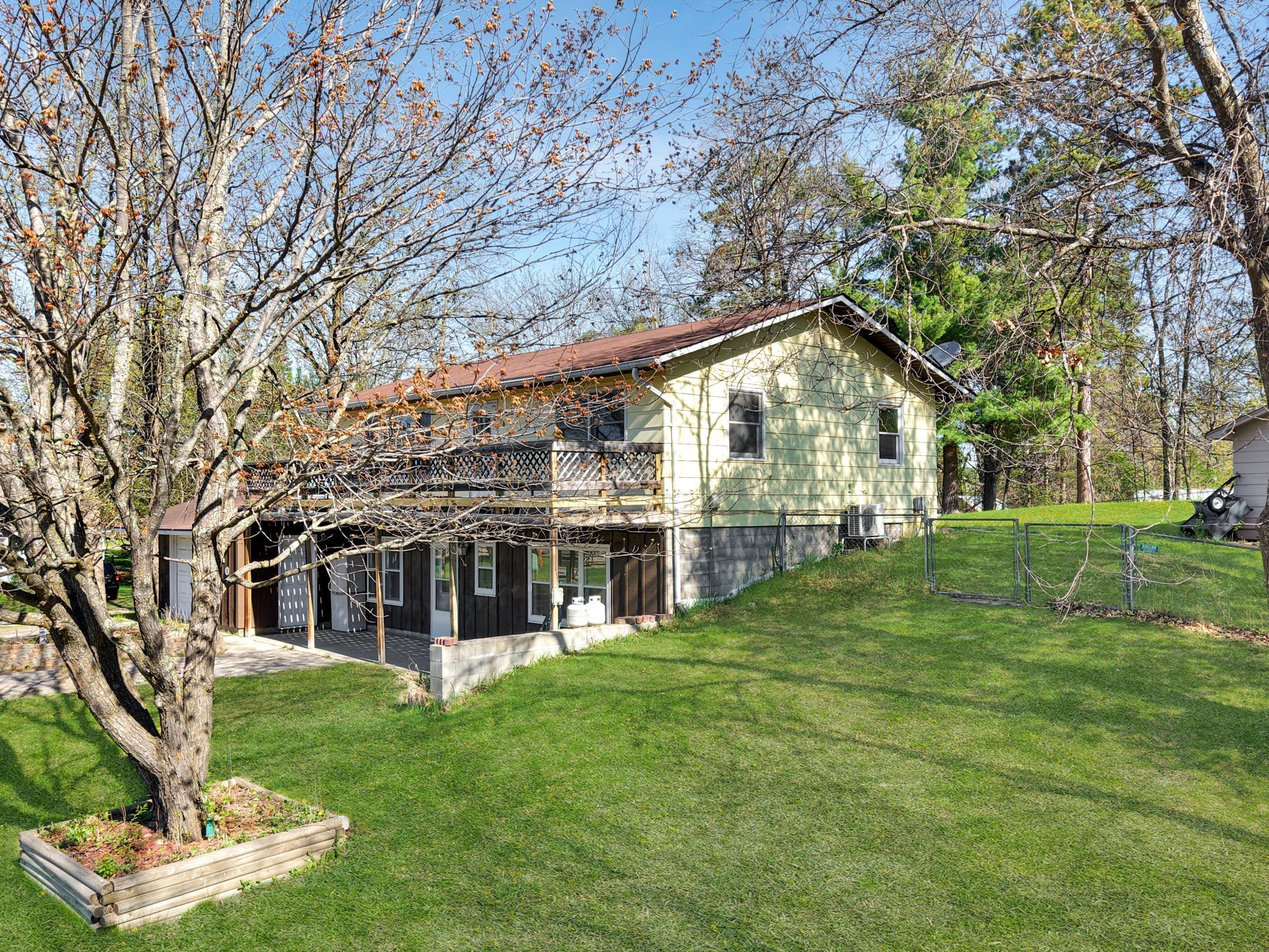 1980 single family home for sale at 310 Wagonner Avenue E in Hackensack, MN — 3 bed, 2 bath (photo 21 of 29)
