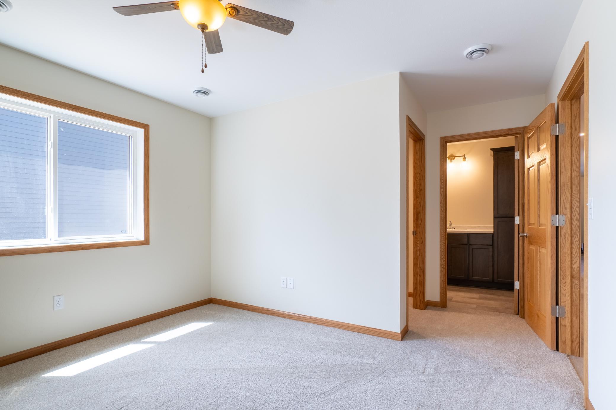 1244 4th Avenue NW, Valley City ND 58072 - Photo 10 of 30