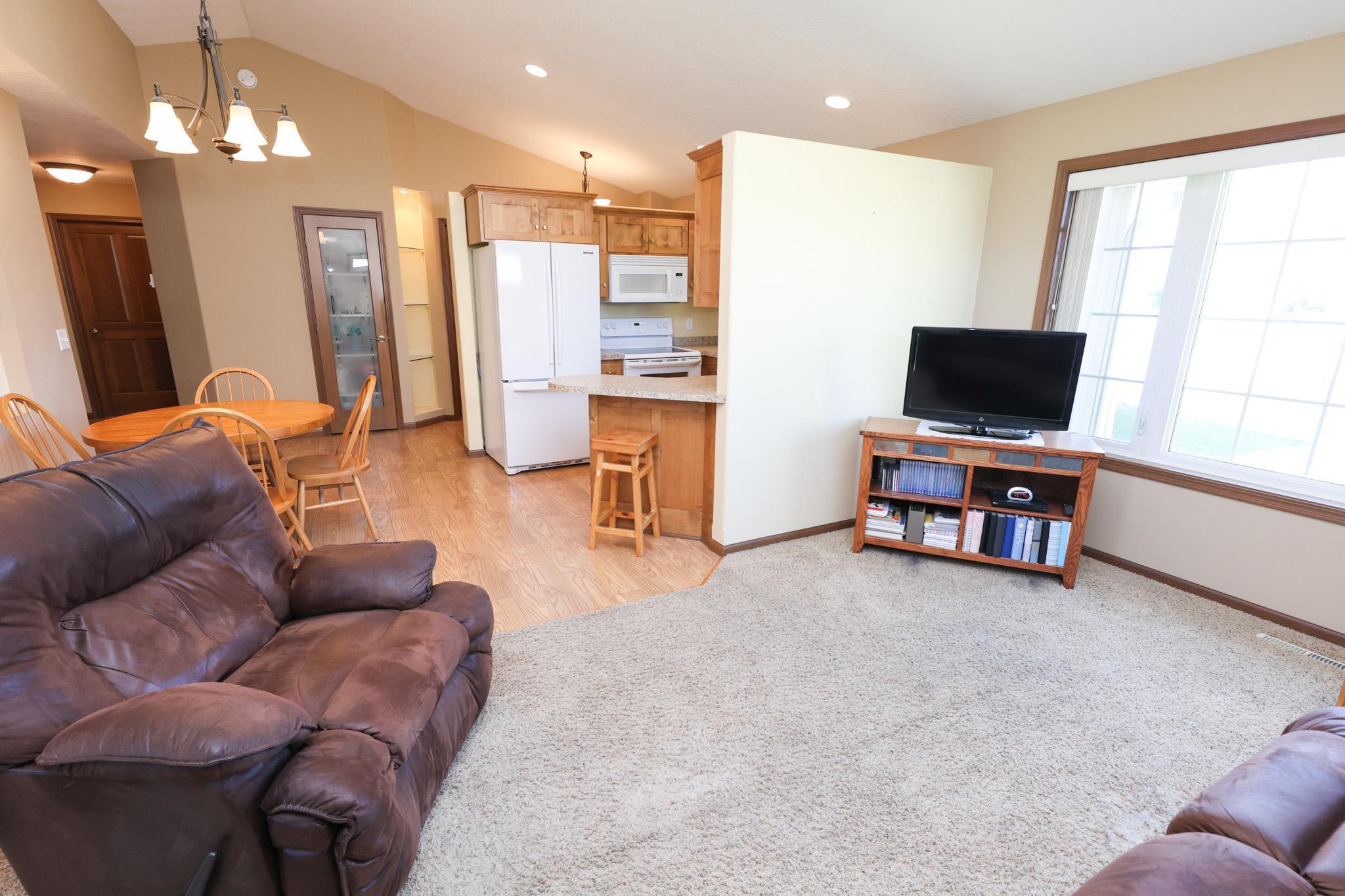 2009 home for sale at 635 Dewberry Lane in Alexandria, MN — 2 bed, 2 bath (photo 24 of 37)
