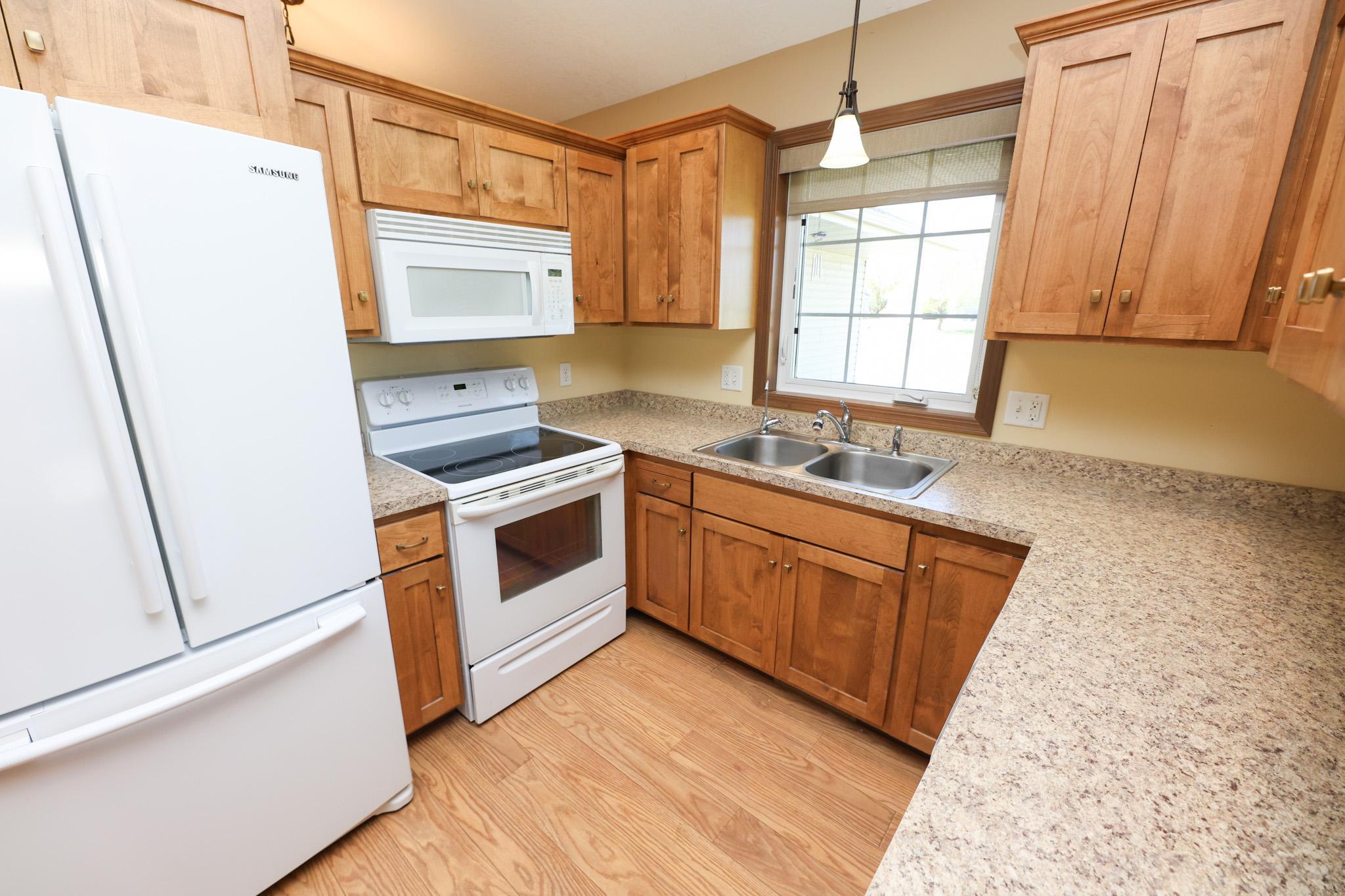 2009 home for sale at 635 Dewberry Lane in Alexandria, MN — 2 bed, 2 bath (photo 9 of 37)