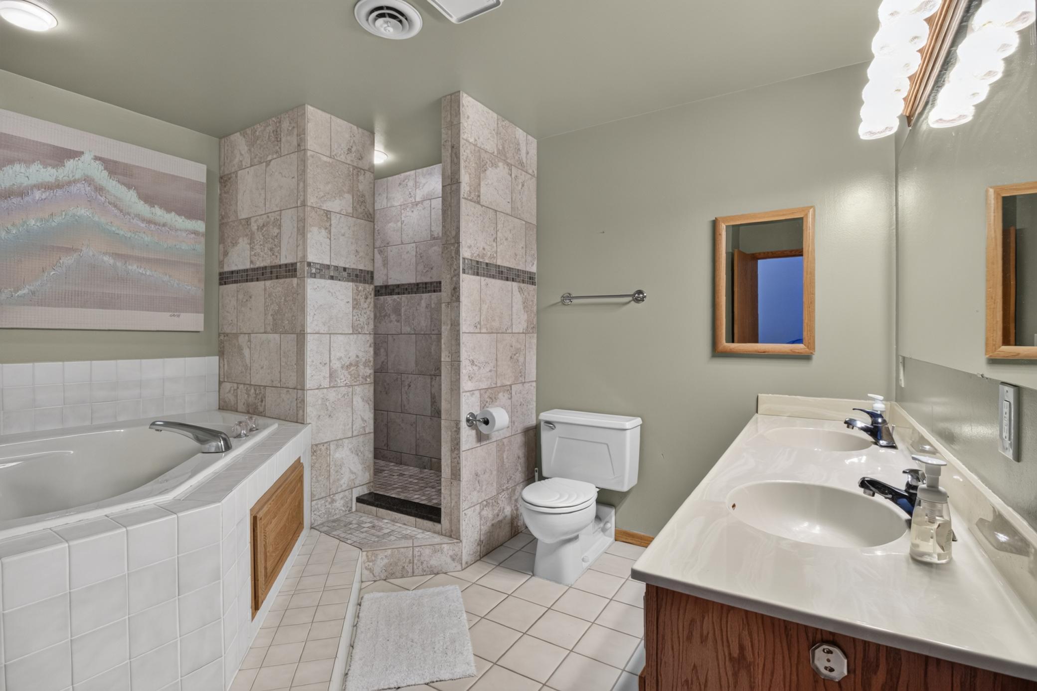 1983 townhouse for sale at 105 Willow Court in Fergus Falls, MN — 2 bed, 2 bath (photo 15 of 39)